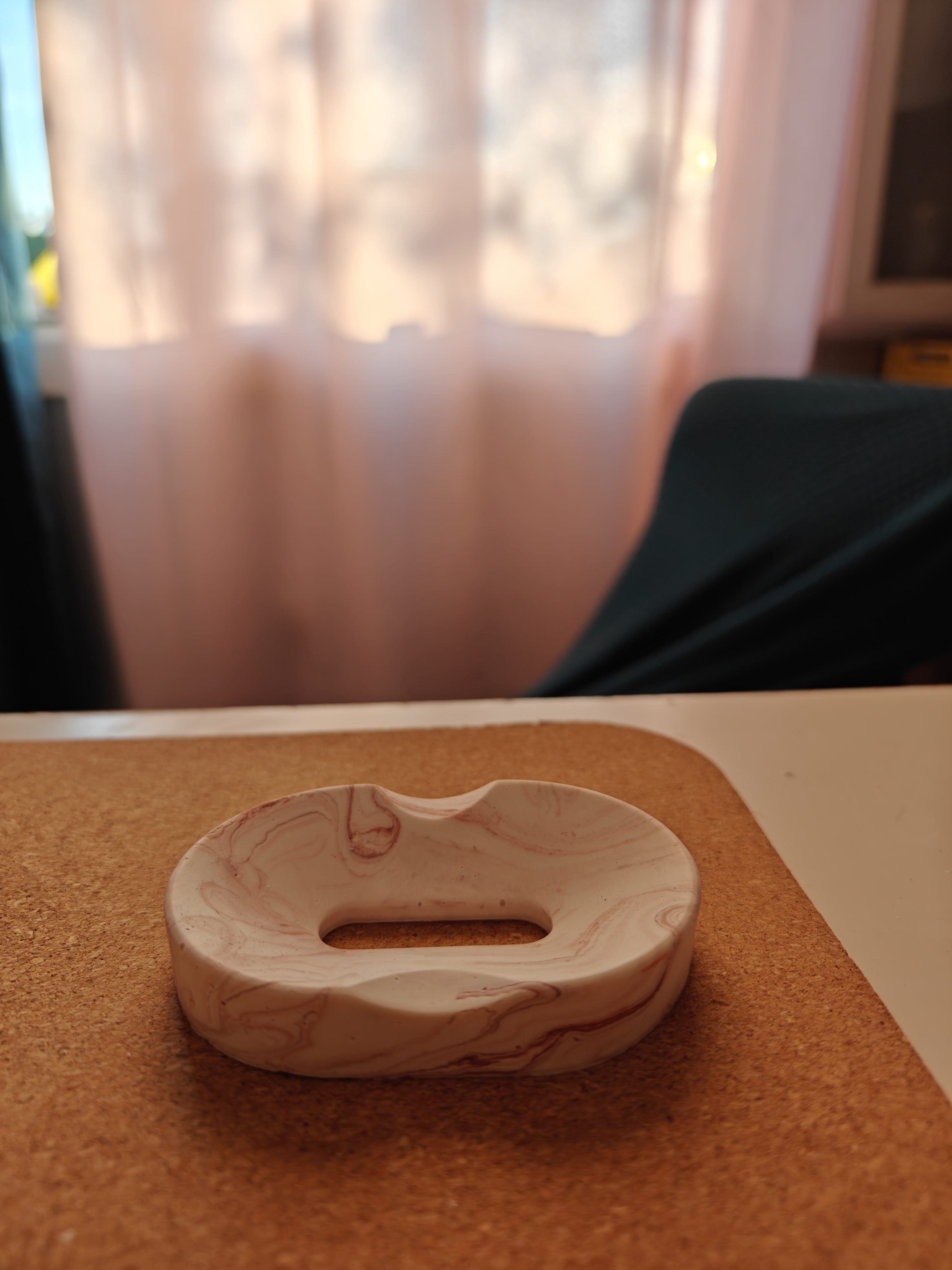 Lot d'un vase et porte savon fait main