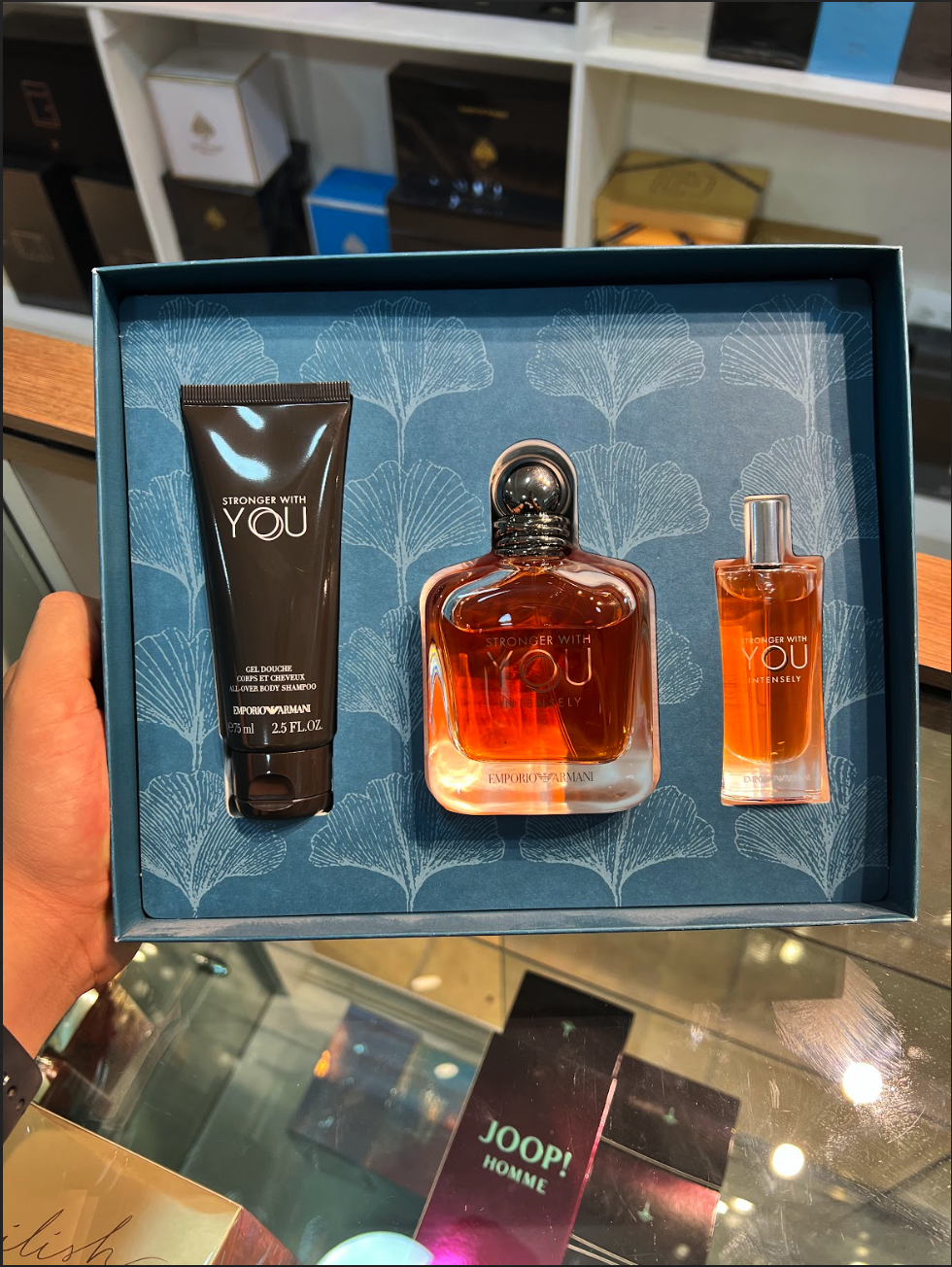 GIFTSET EMPORIO ARMANI "STRONGER WITH YOUINTENSELY". 3.4 OZ EDP MEN 3PCS