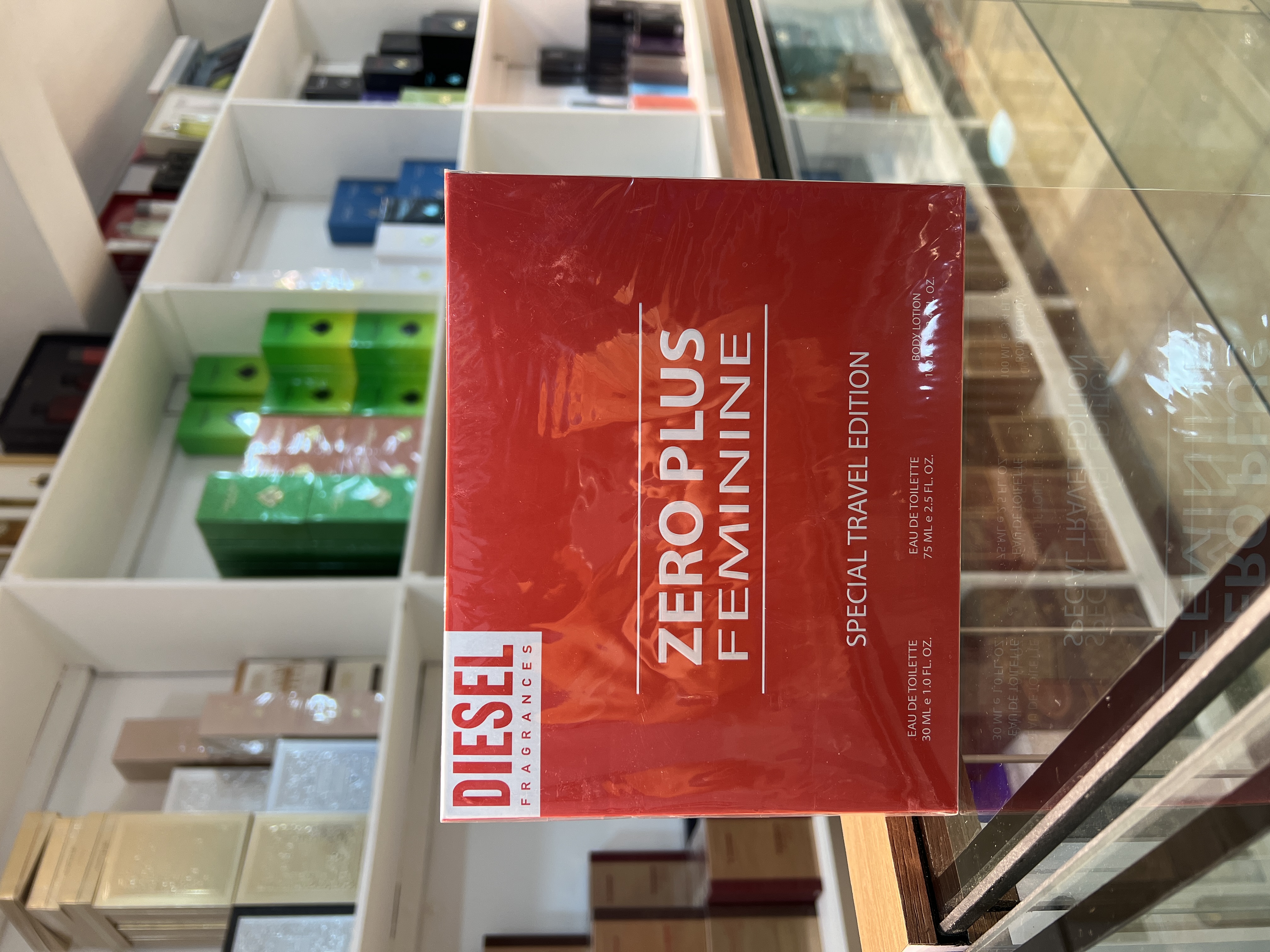 SET TRAVEL DIESEL ZERO PLUS RED WOMEN ( 3 PC ) 2.5 OZ EDTSP / 3.4 OZ BL/ 1.0 OZ PLUS PLUS EDT