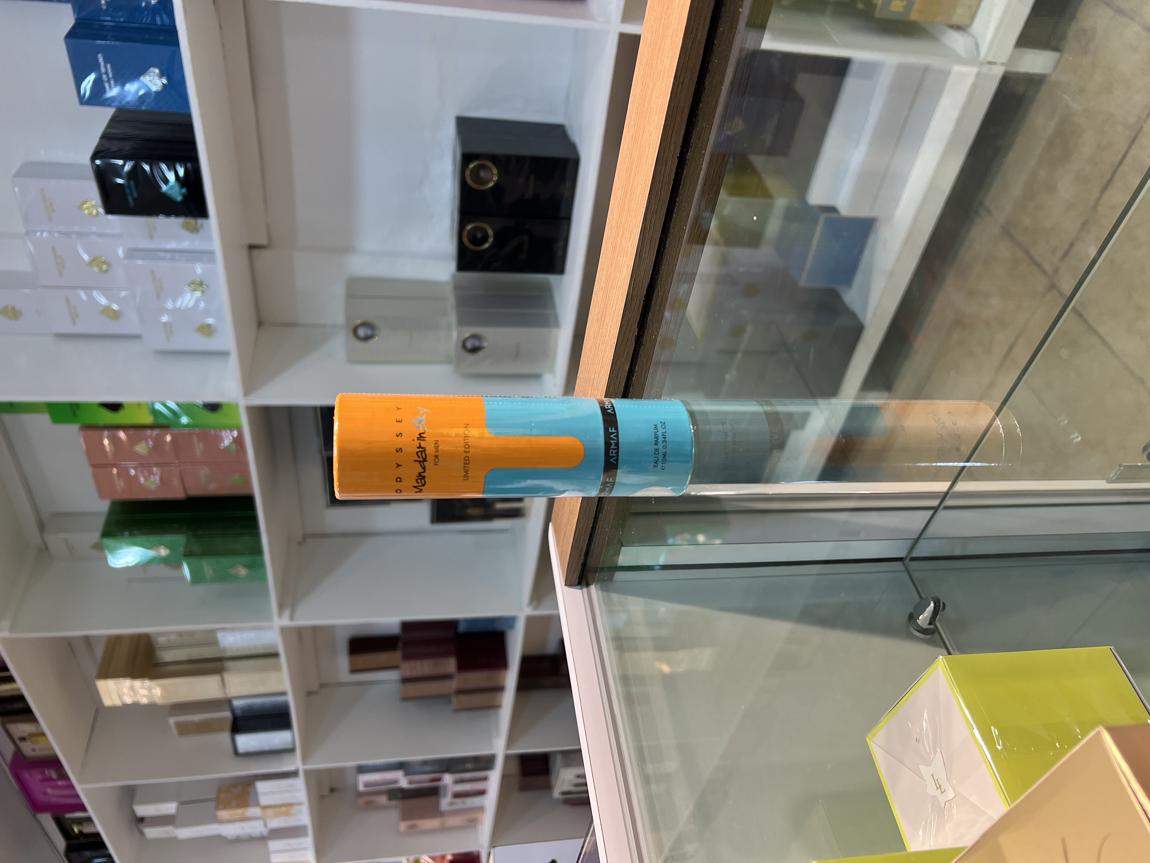 M-ARMAF ODYSSEY MANDARIN SKY 10ML EDP SPR ROUND BOX