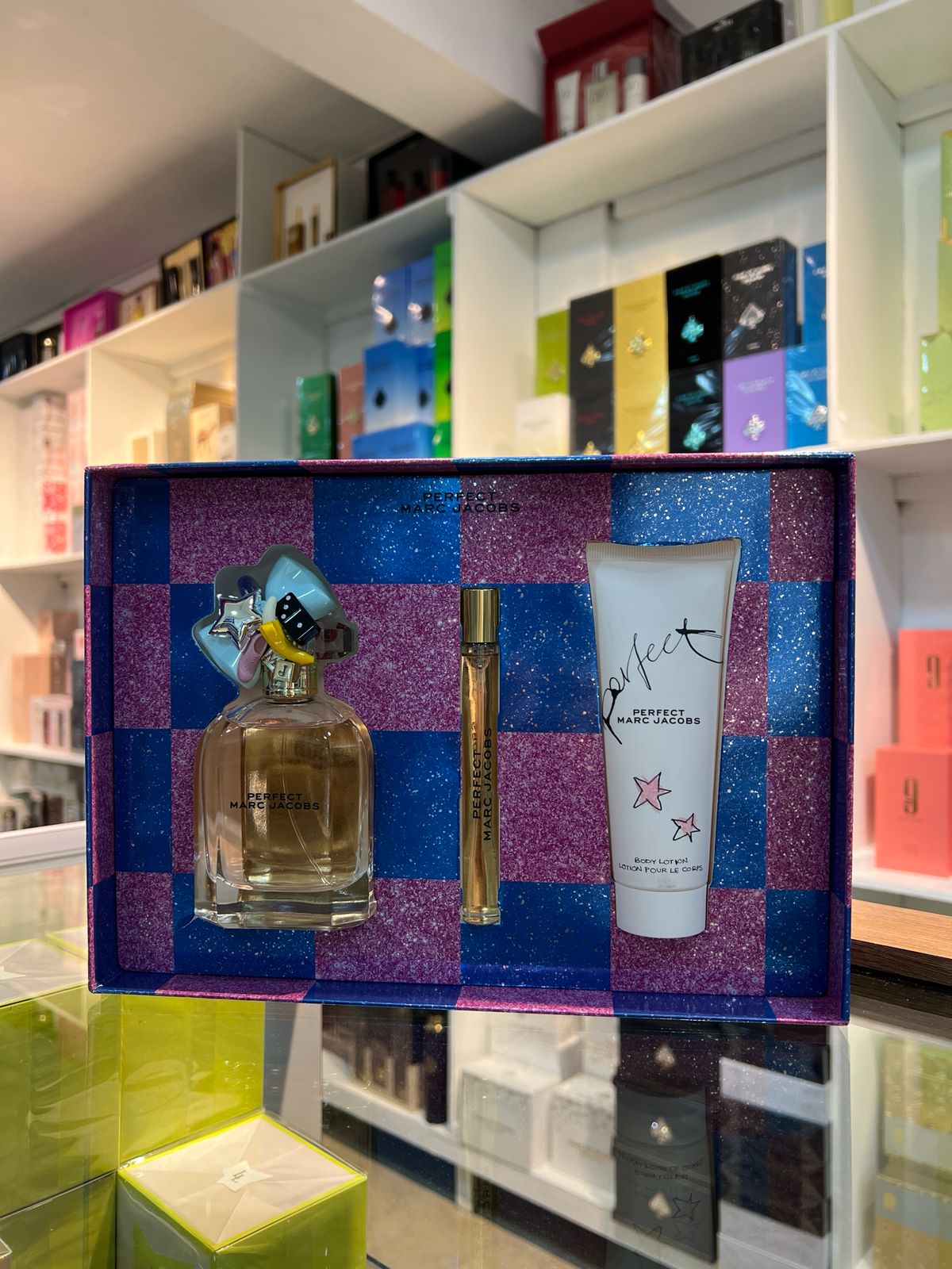 GIFT SET - MARC JACOBS "PERFECT" 3.3OZ EDP 3 PCS HB