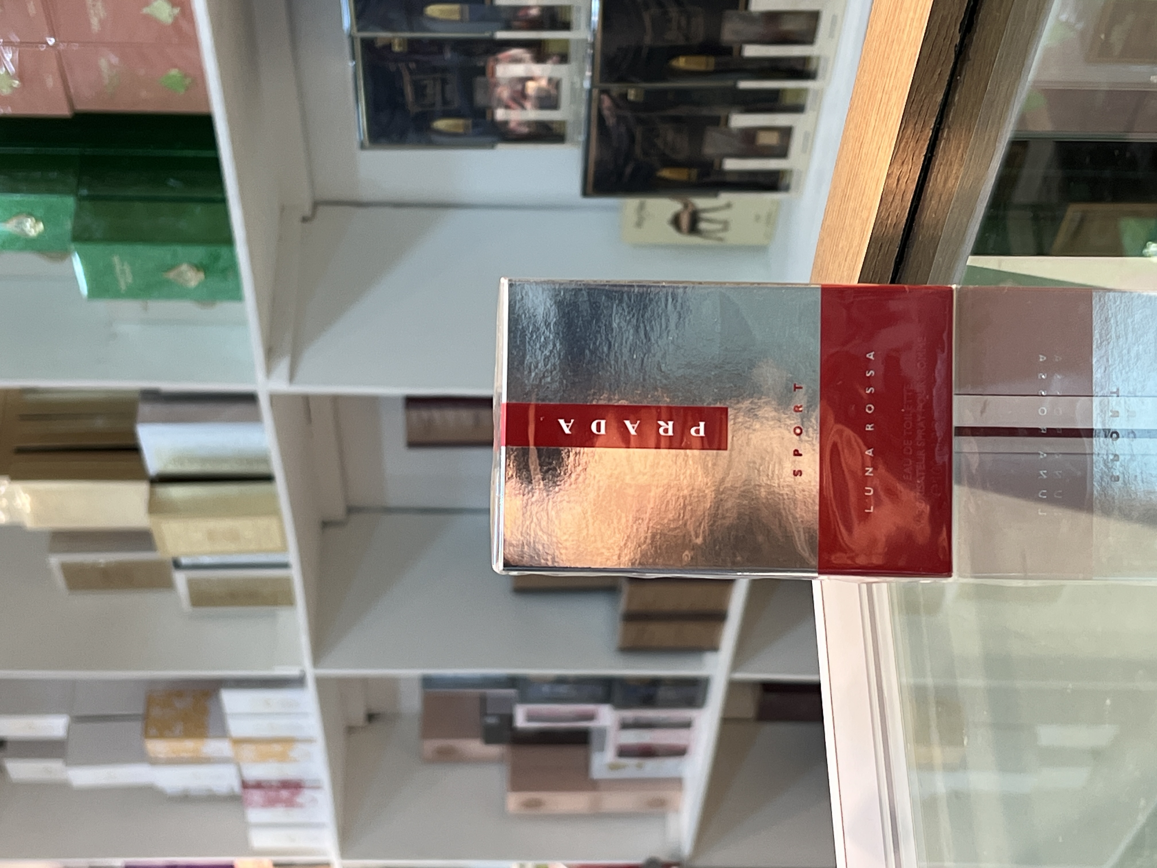  PRADA "LUNA ROSSA SPORT 