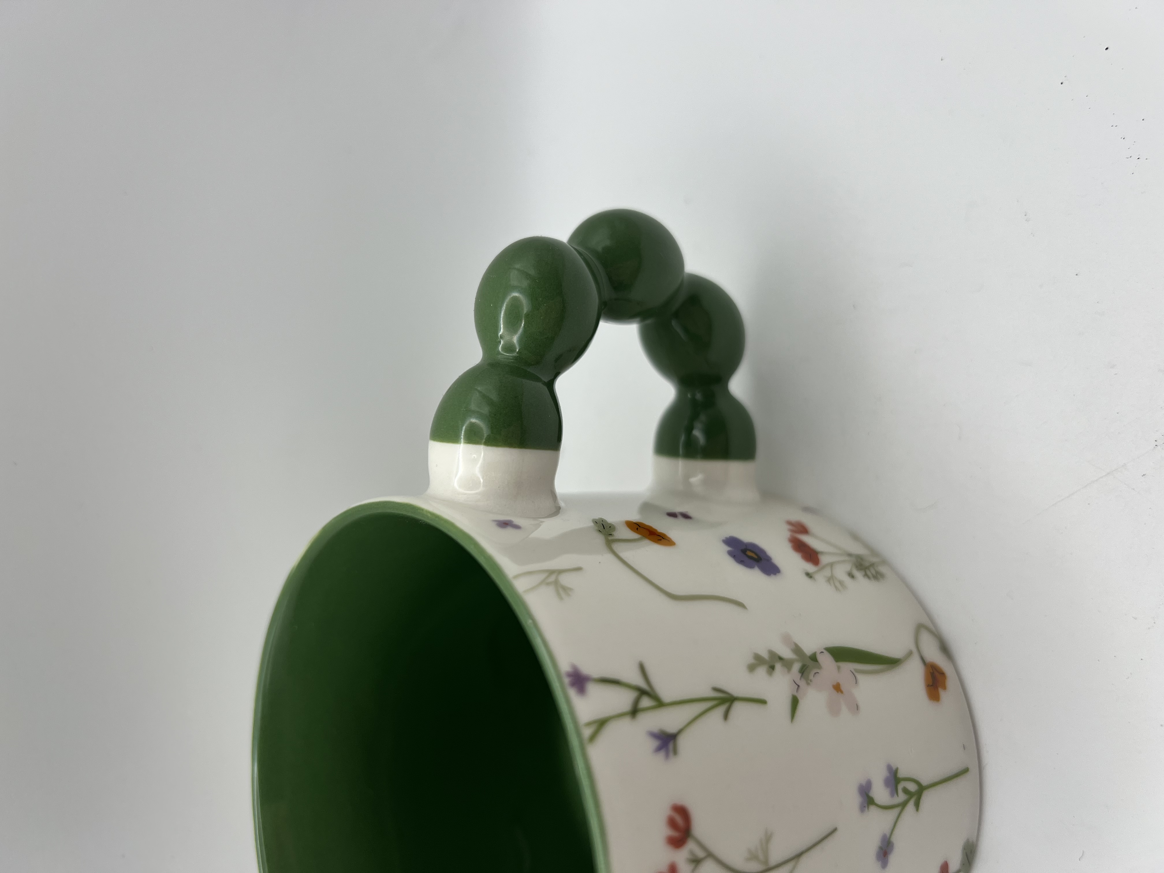 Tazza con manico a perle (Verde)