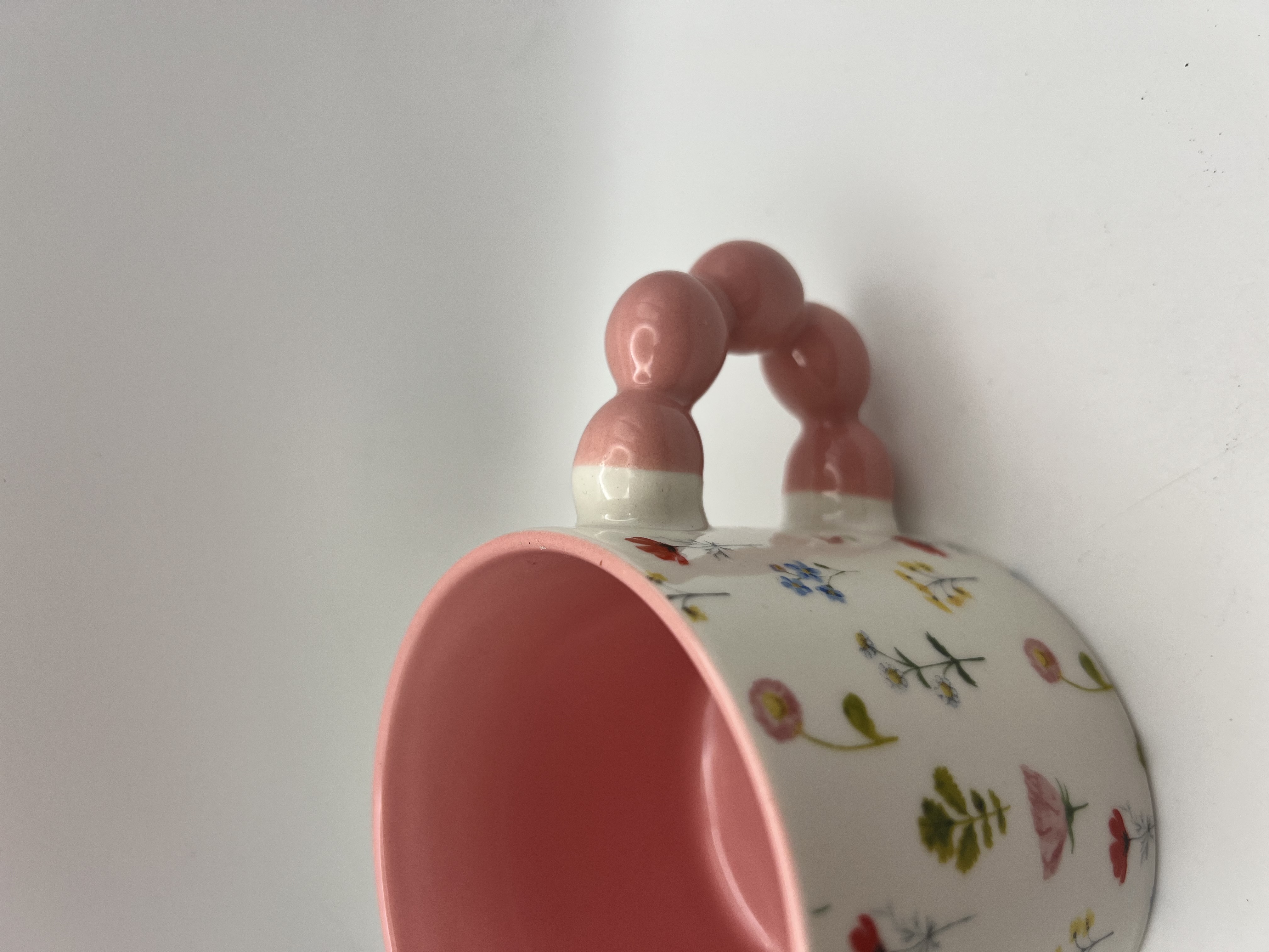 Tazza con manico a perle (Rosa)