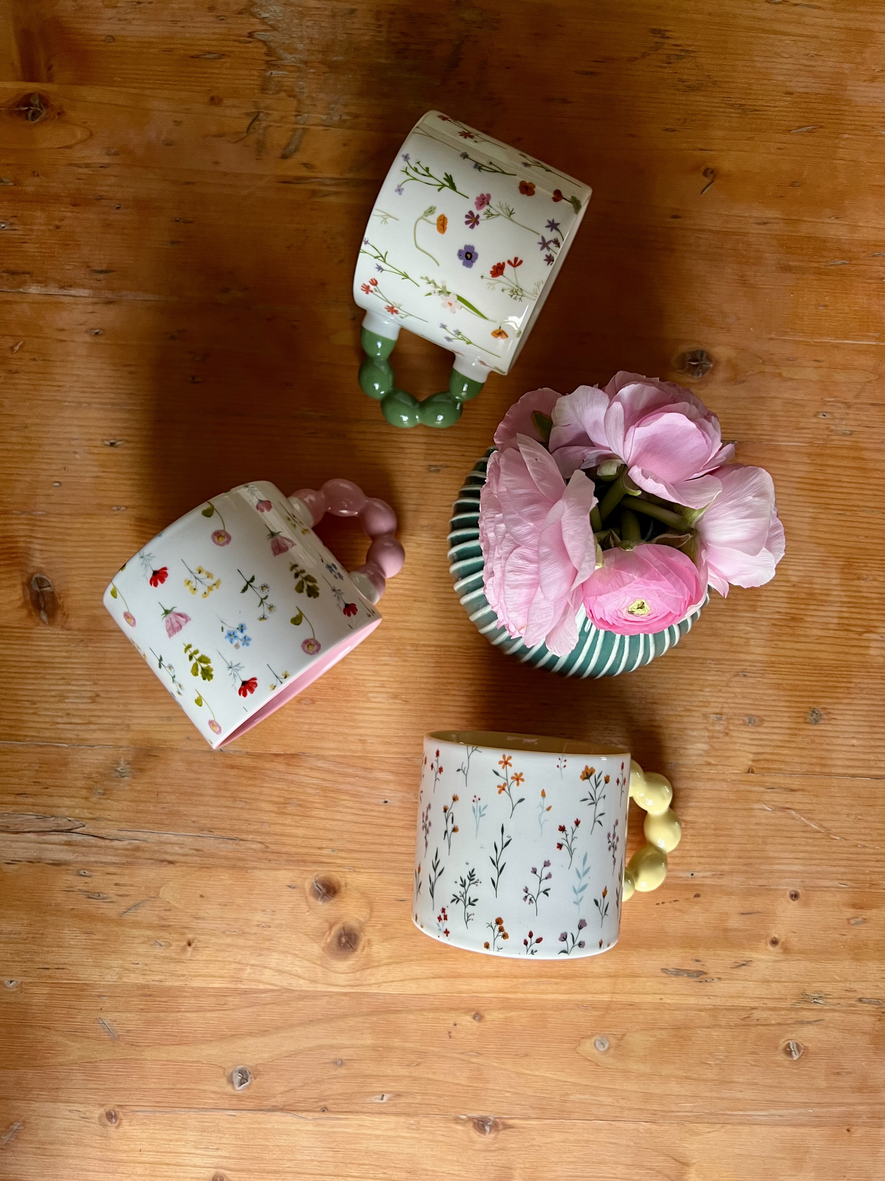 Tazza con manico a perle (Rosa)