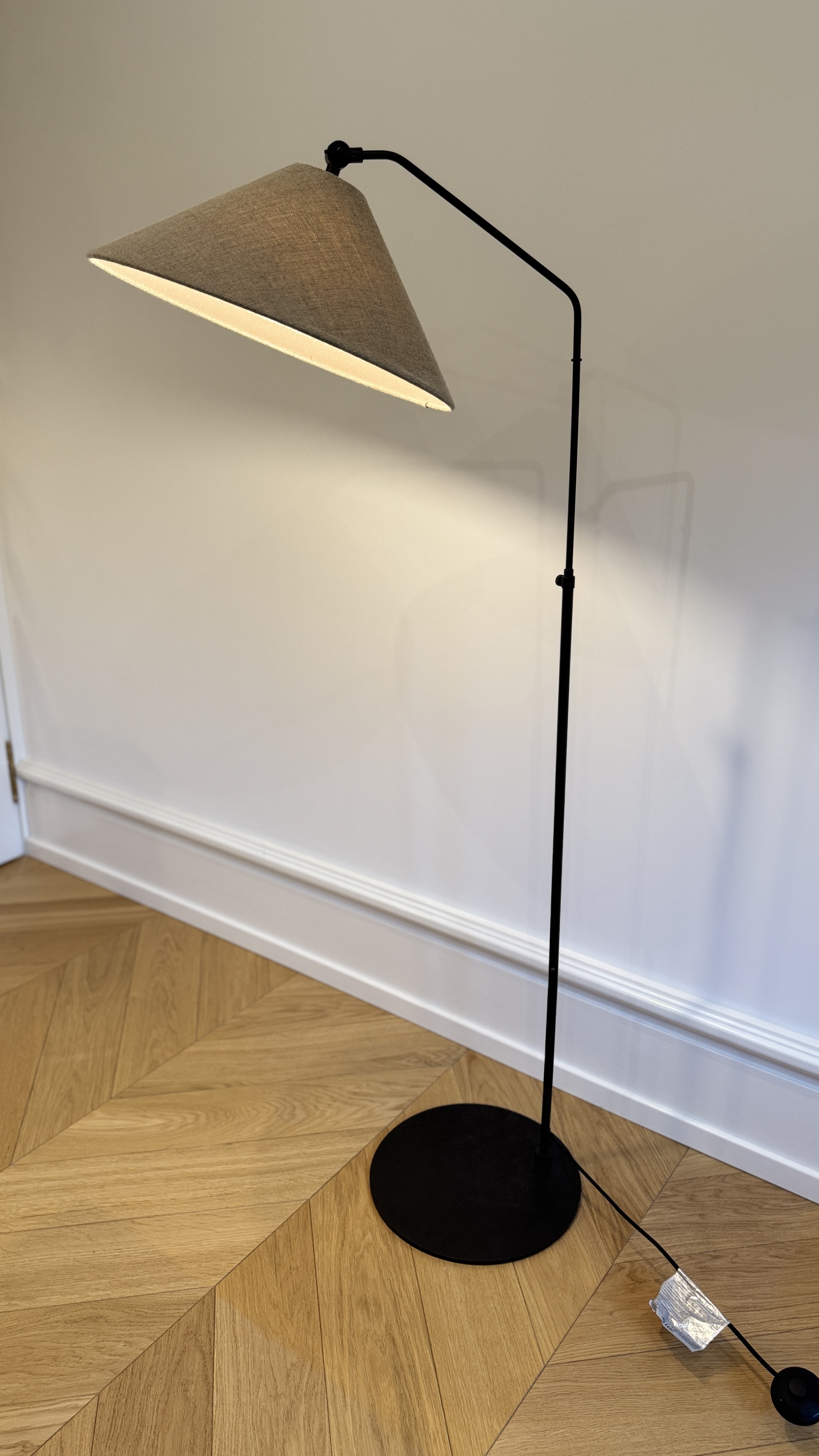 Floor lamp