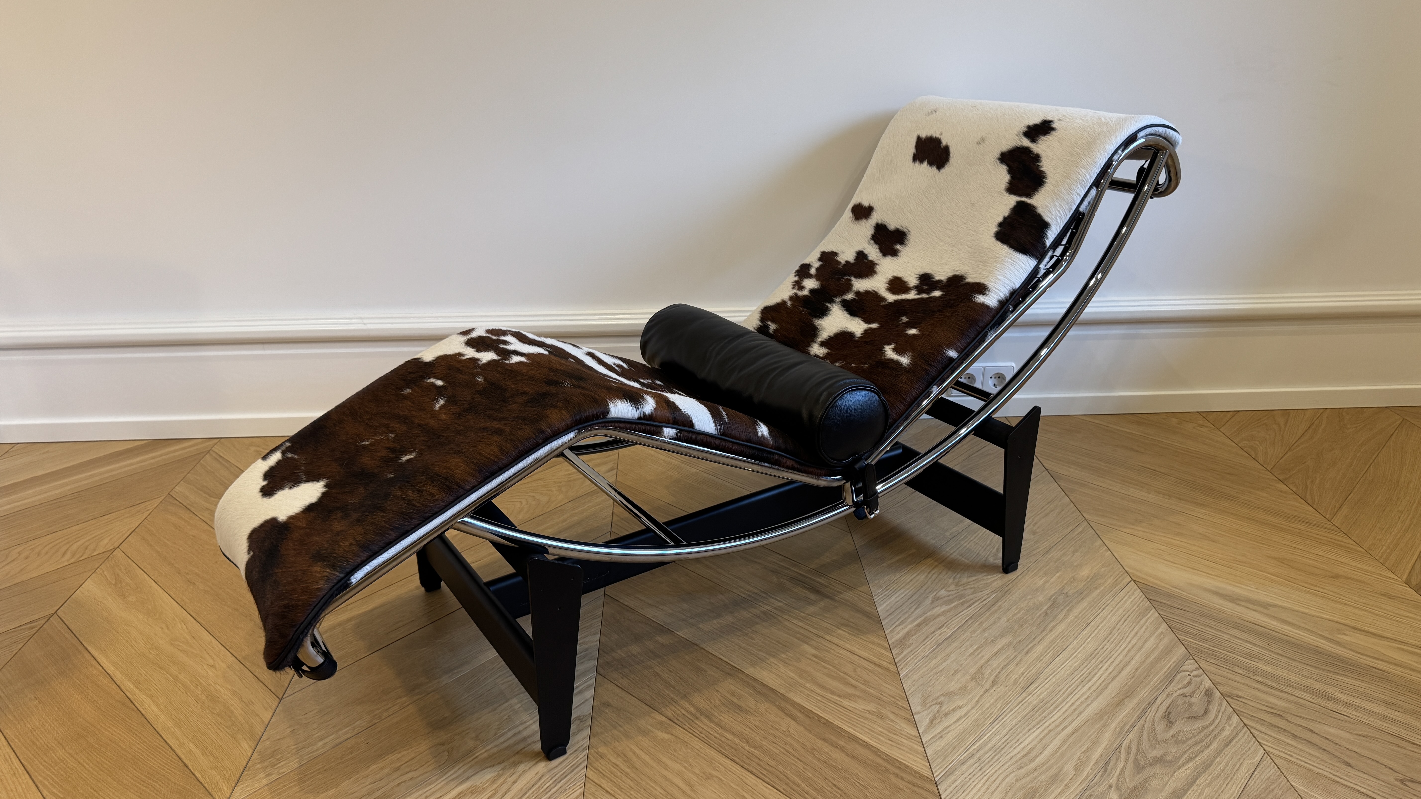 Shezlong LC4 Le Corbusier