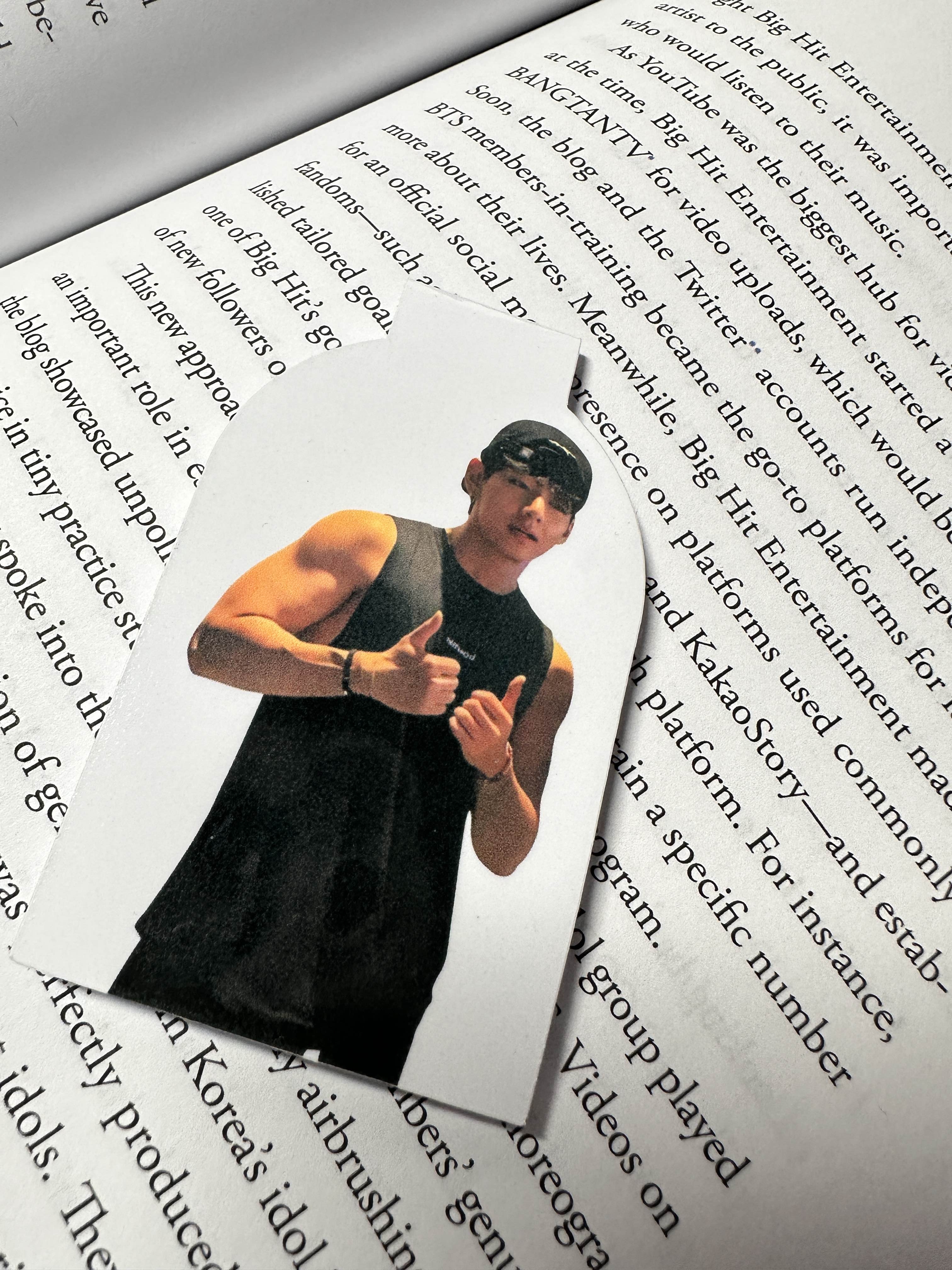 ❥ BTS "V" Tae Magnetic Bookmark