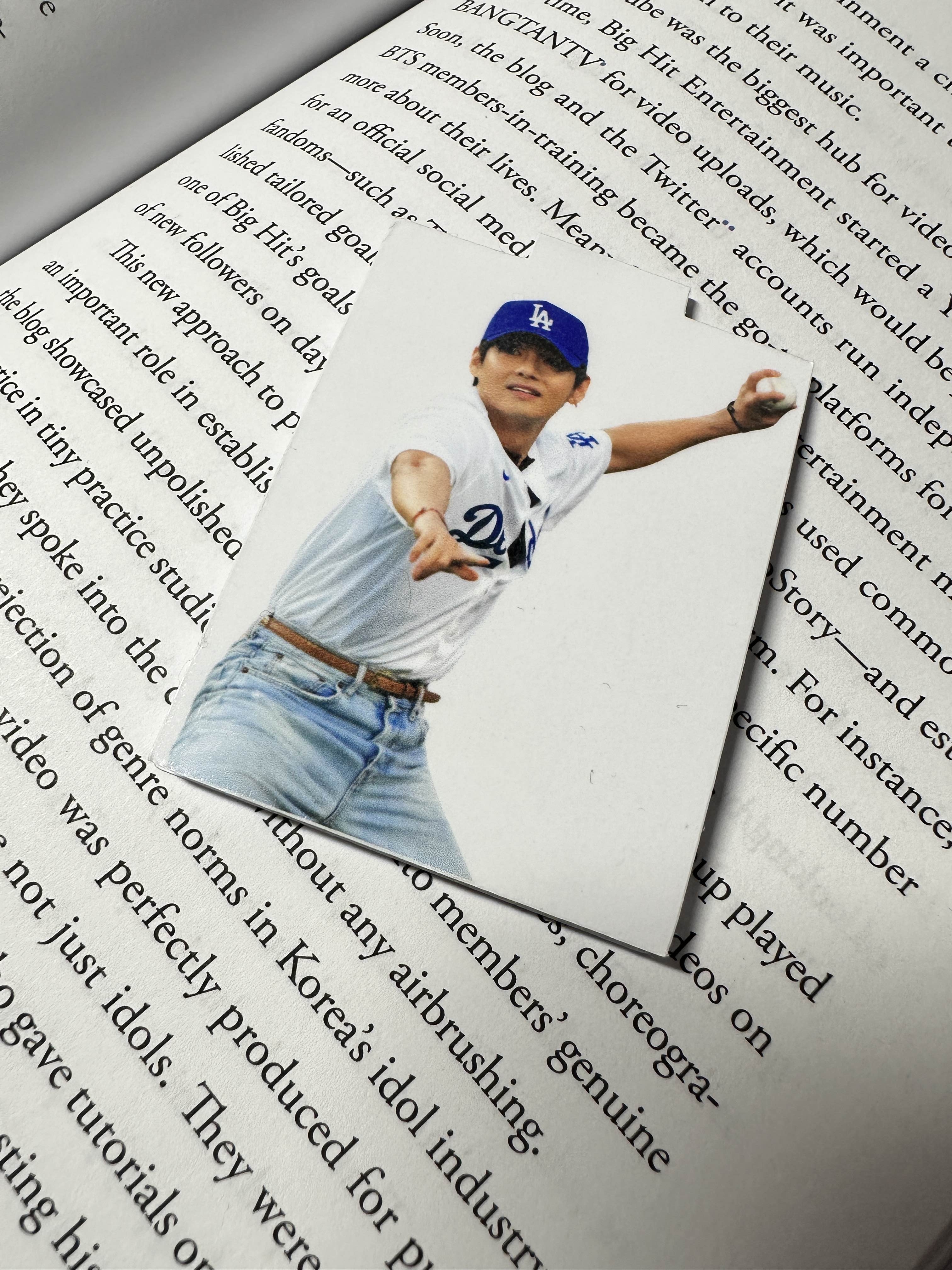 ❥ BTS "V" Tae Magnetic Bookmark