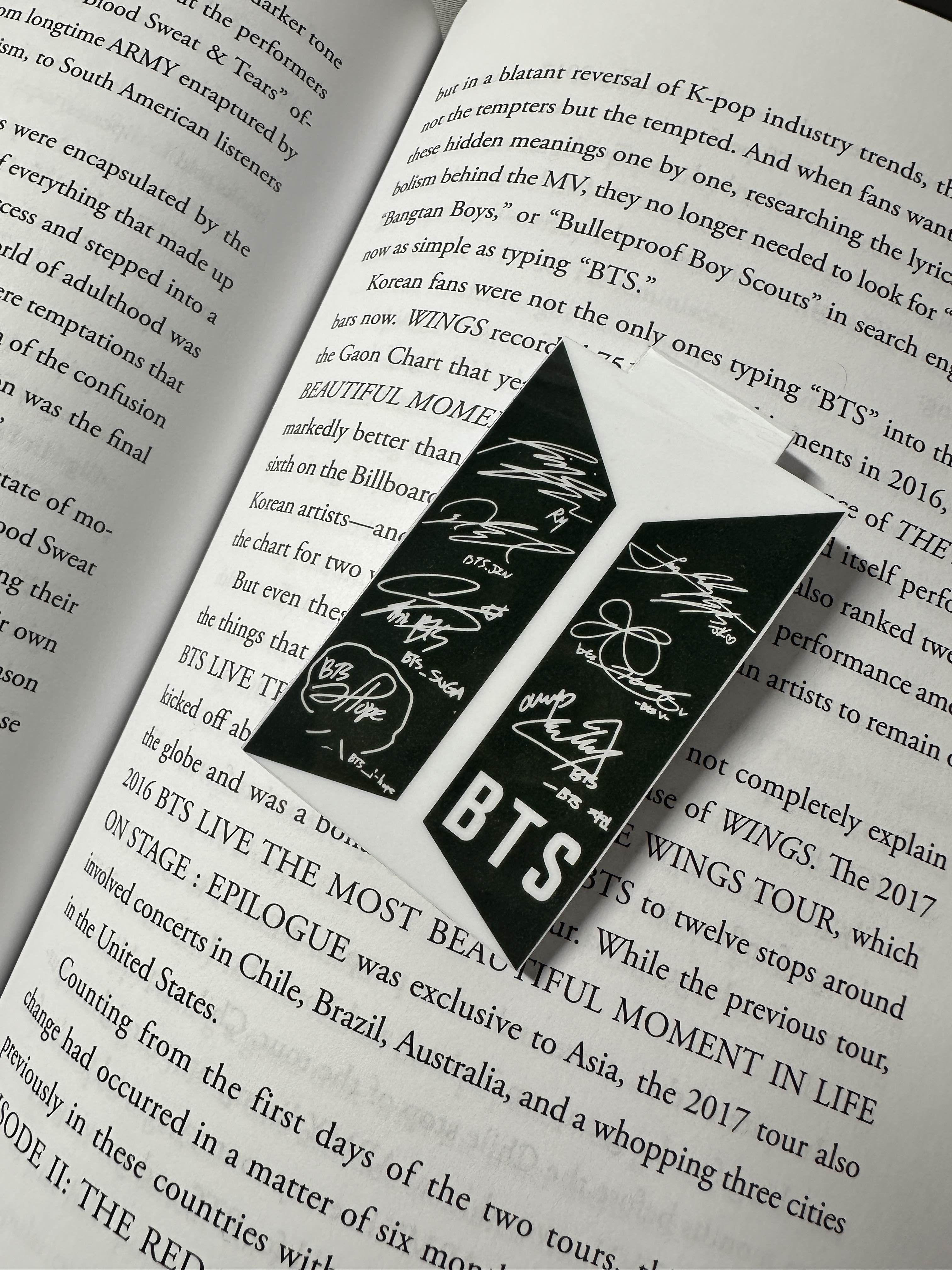 ❥ BTS OT7 Signature and Logo Magnetic Bookmark