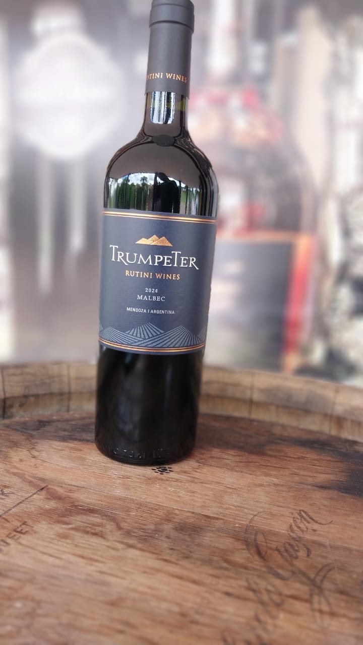 VINHO TINTO TRUMPETER MALBEC