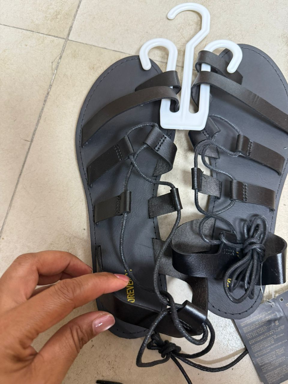 Sandales noires à lacets