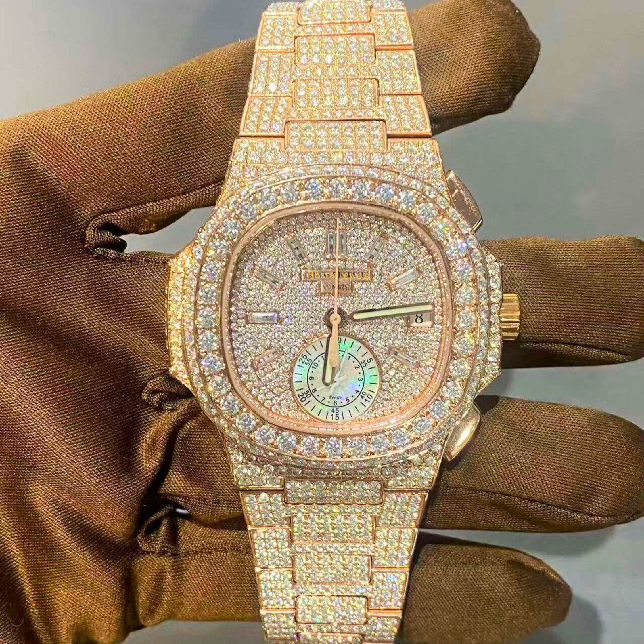 Luxury diamond-studded watches that elegance in every detail, 