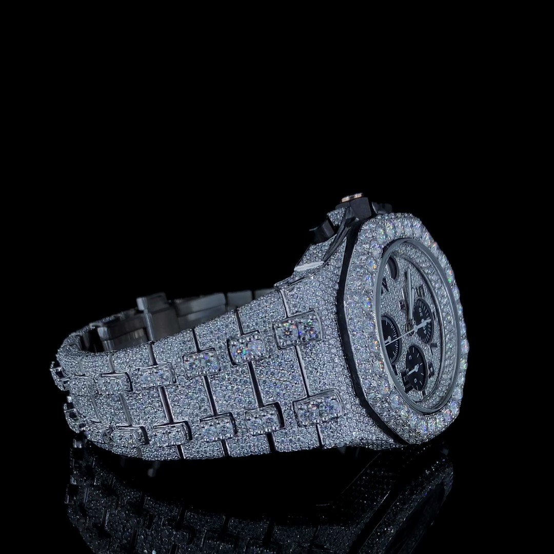 Luxury diamond-studded watches that elegance in every detail, 