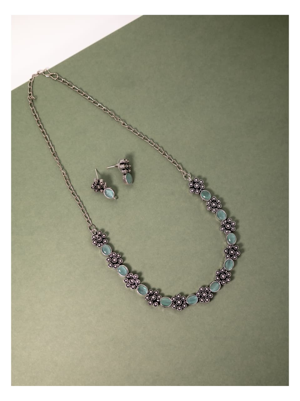 Midnight Bloom Chocker set 