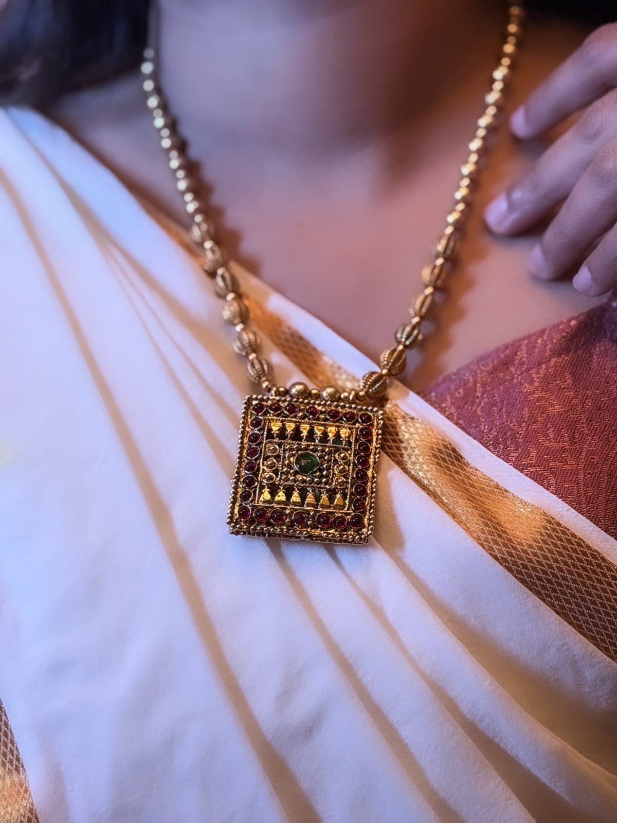 Kamala Reversible Set: Divine Versatility 