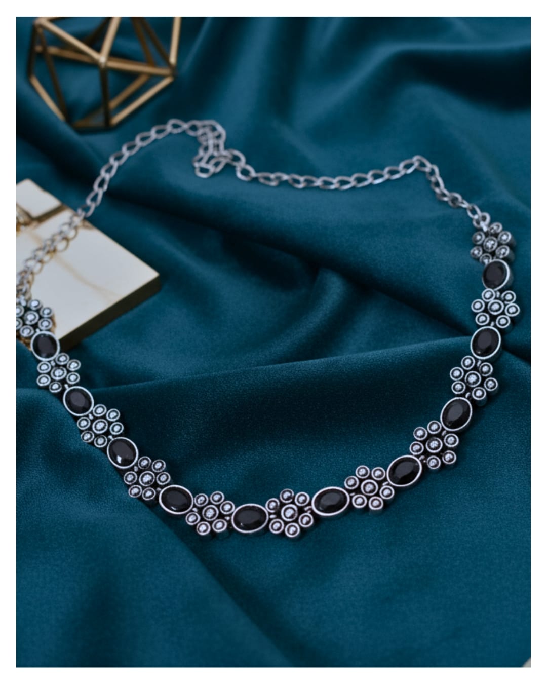 Midnight Bloom Chocker set 