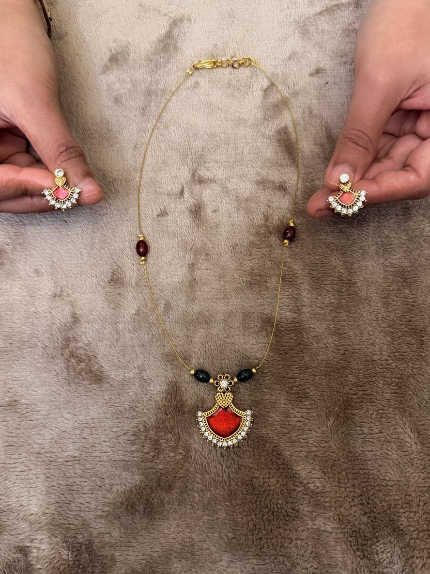     Deepali Necklace Set