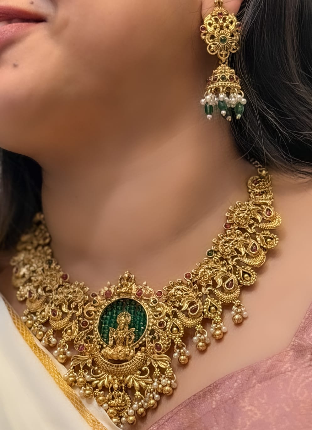 Shriya Necklace Set with Earrings: Divine Radiance