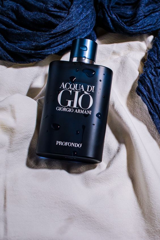 Giorgio Armani Acqua di Gio Profondo. Eau de Parfum. For Men. 125 ml 4.30 oz fl.