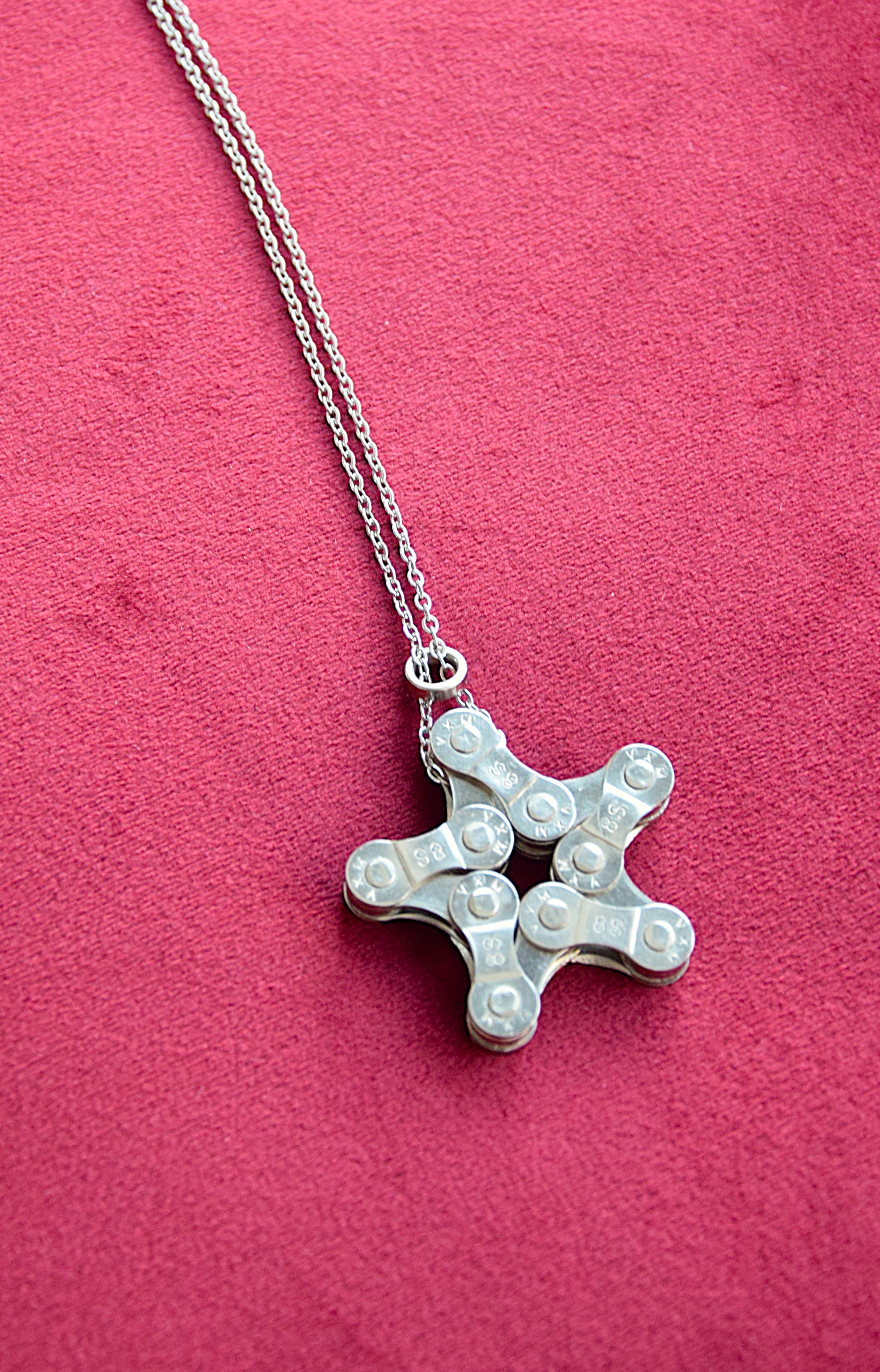 Metallhalskette - Anhänger Stern