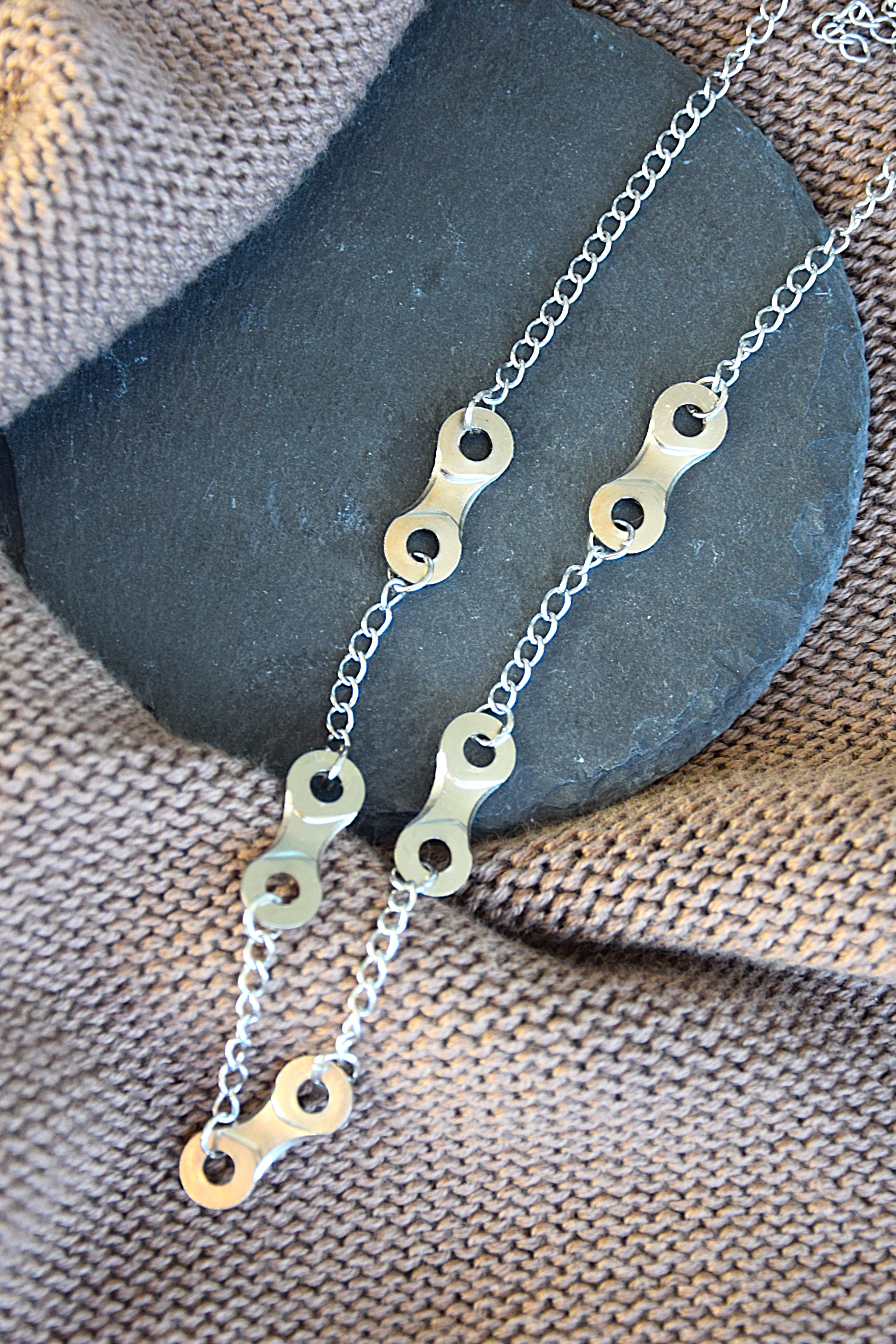 Metallhalskette - Flache Elemente längs