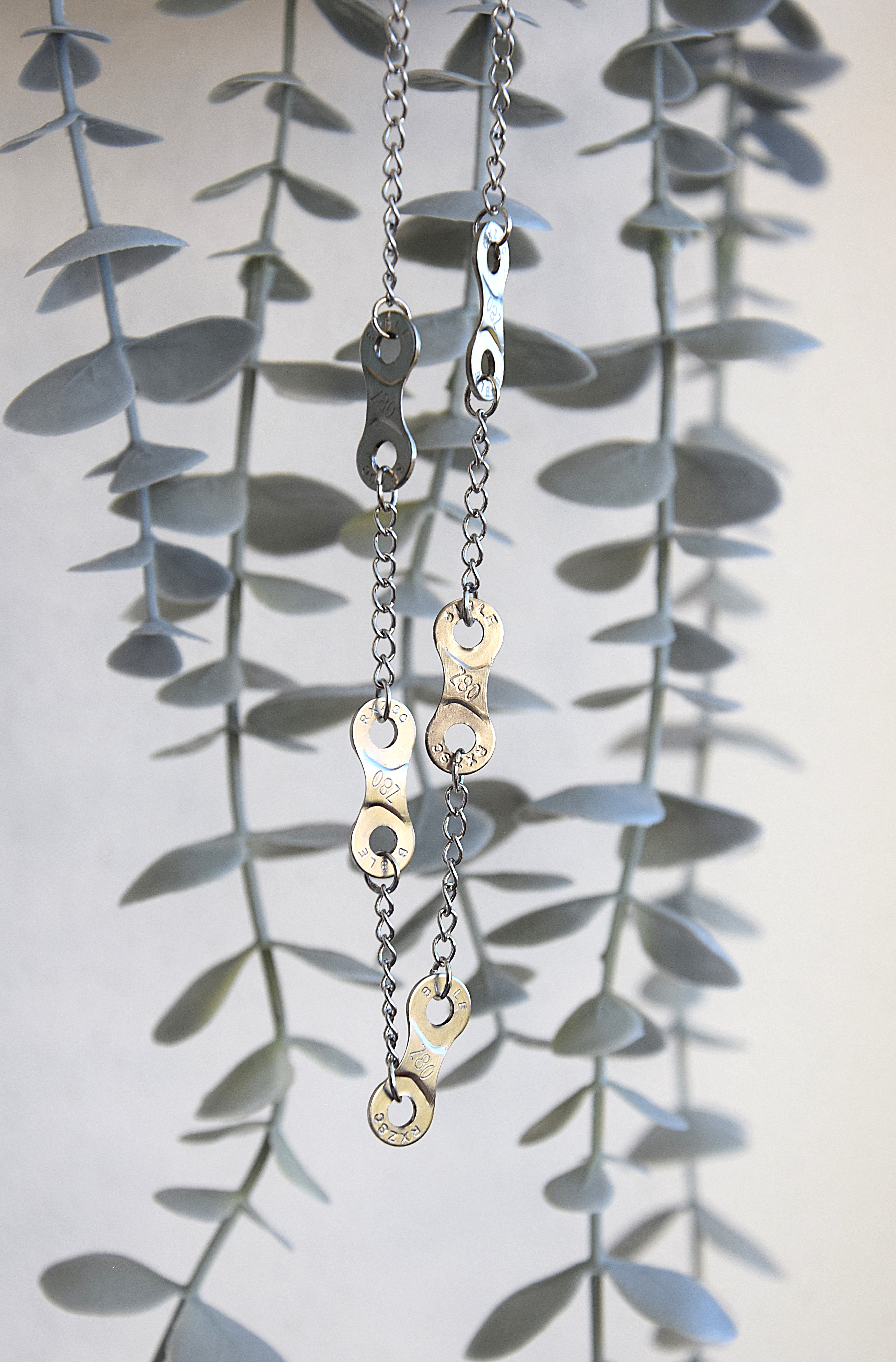 Metallhalskette - Flache Elemente längs