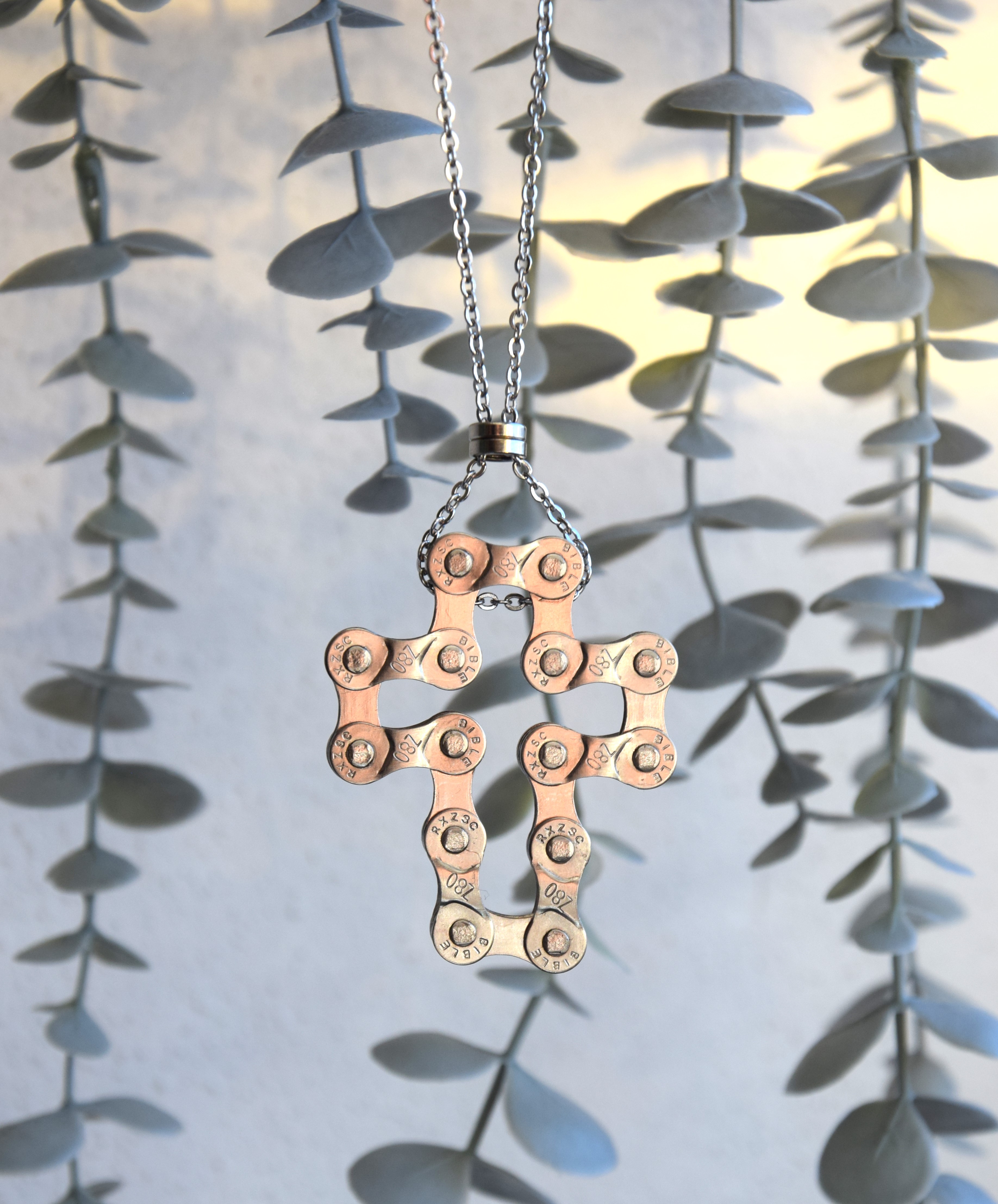 Metallhalskette - Anhänger Kreuz