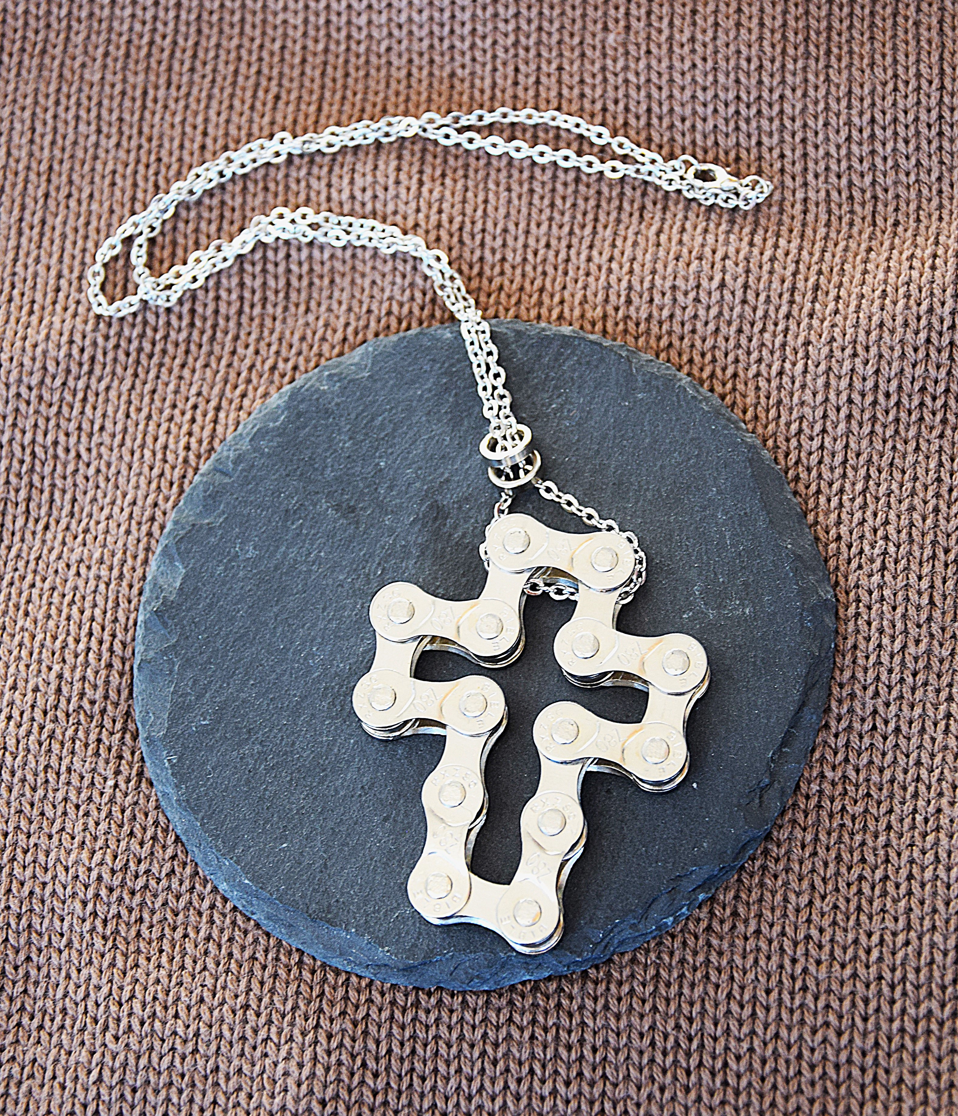 Metallhalskette - Anhänger Kreuz