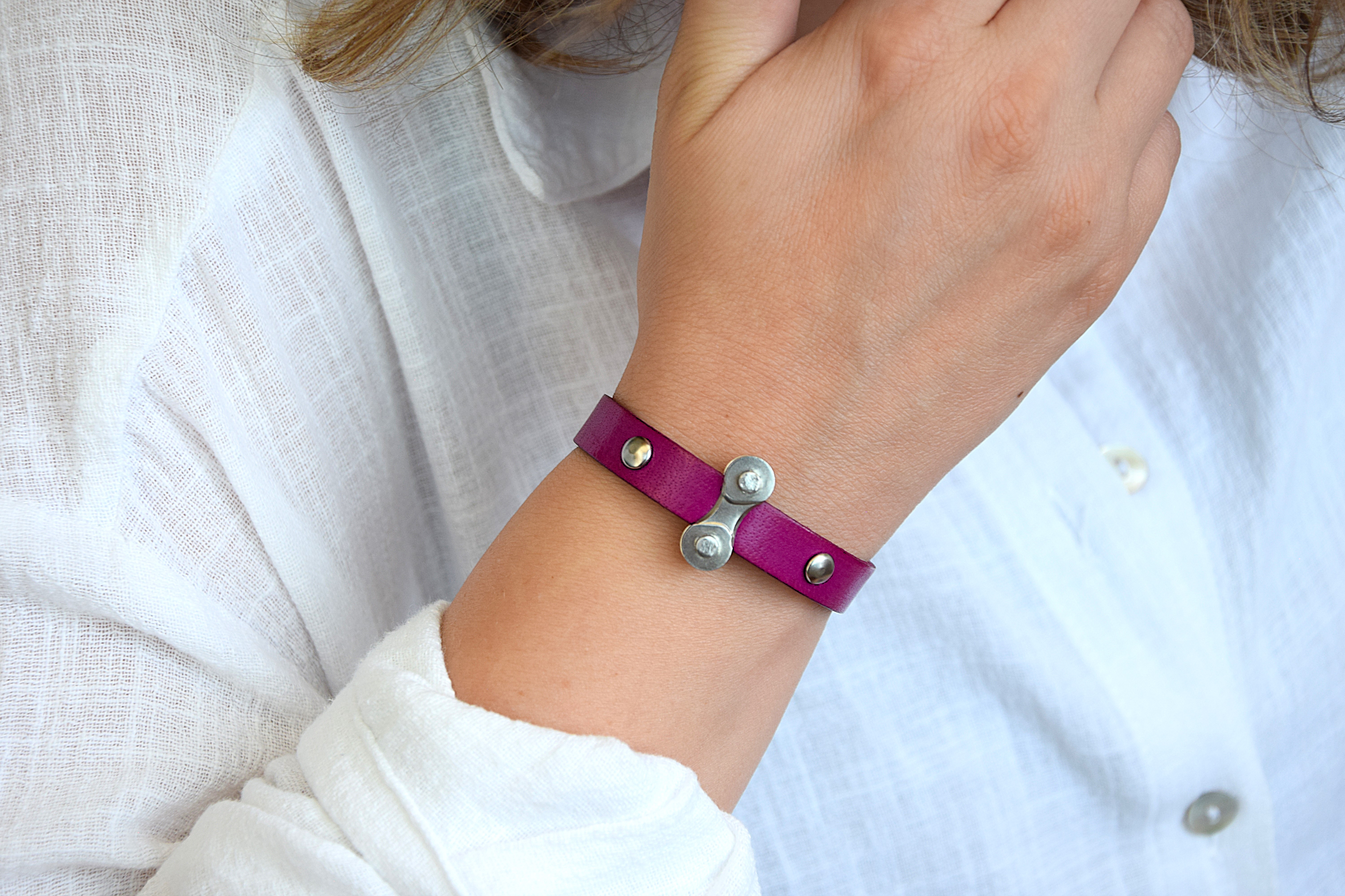 Lederarmband einfach gewickelt mit Einzelelement