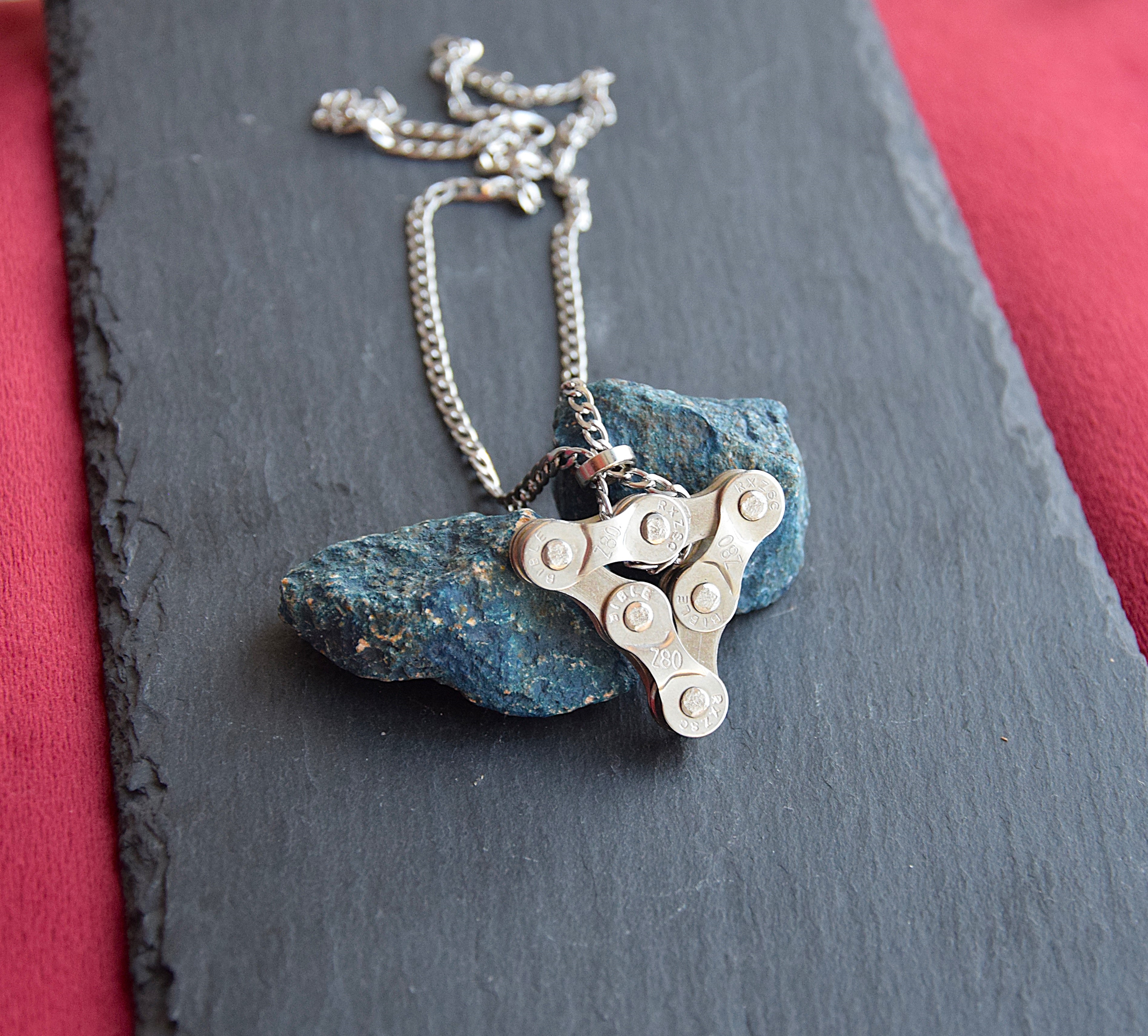 Metallhalskette - Anhänger Dreieck