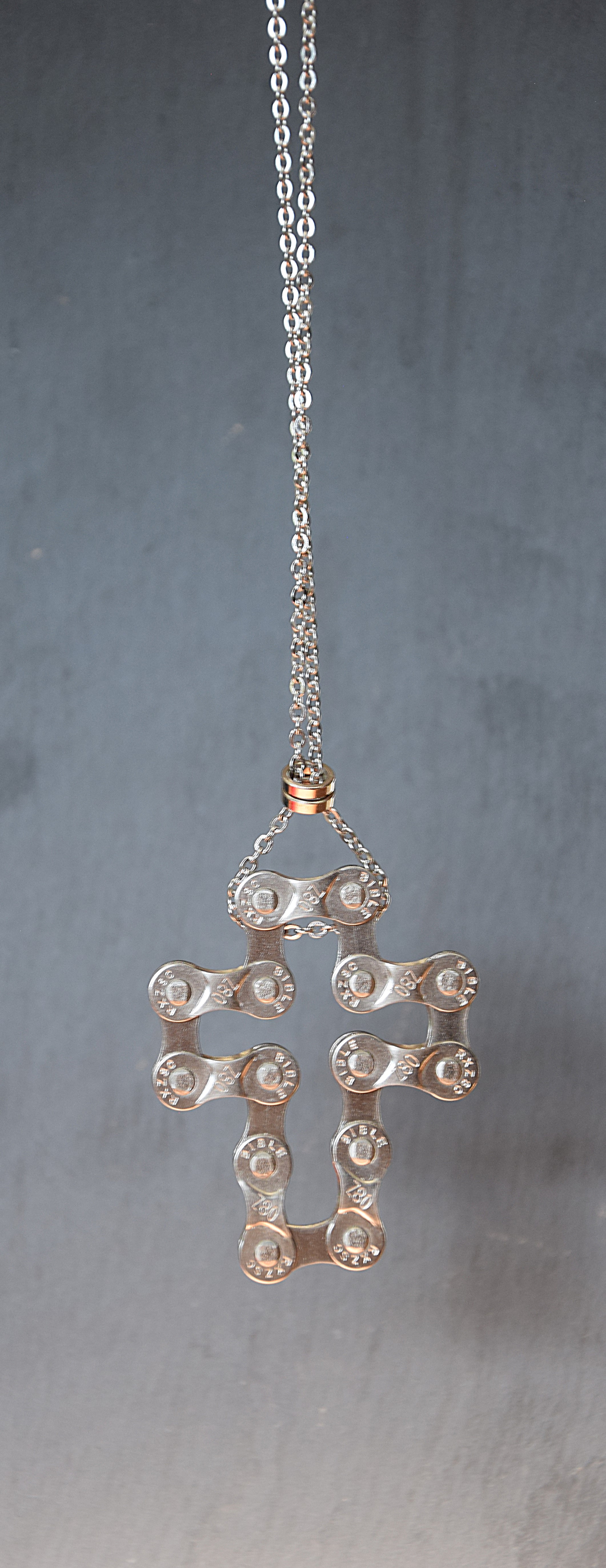 Metallhalskette - Anhänger Kreuz