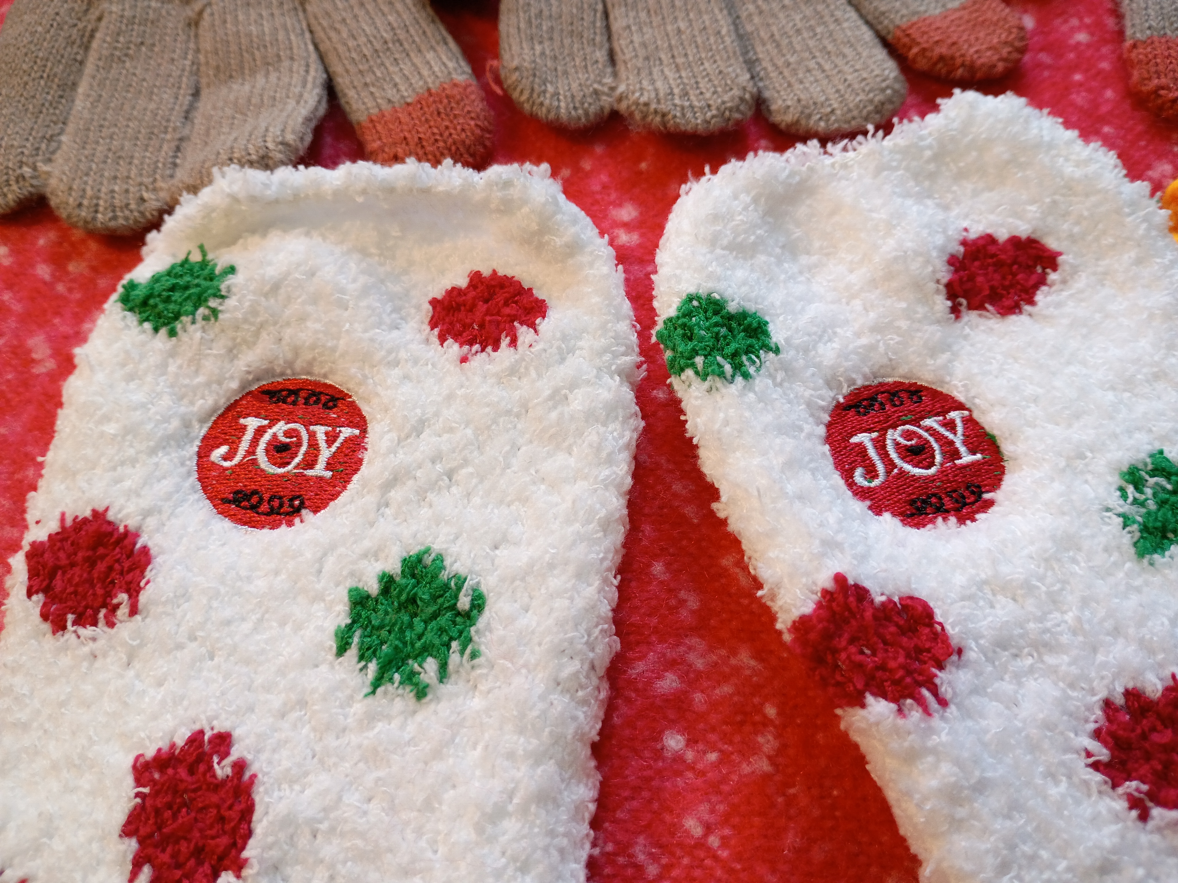 Set of two Winter warm pairs of Socks & two pairs of Gloves 