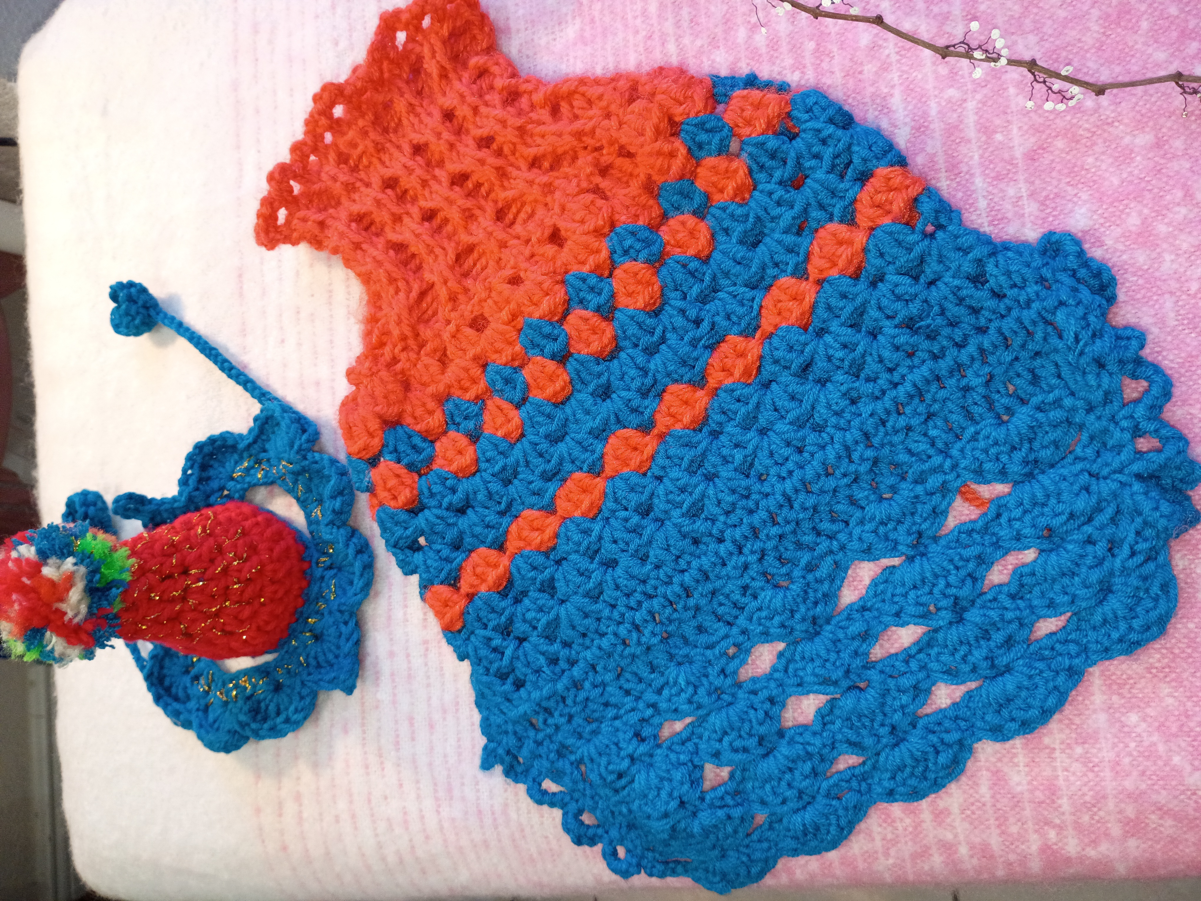 Outfit set (Dog small) or (Cat Large) Sweater + Hat