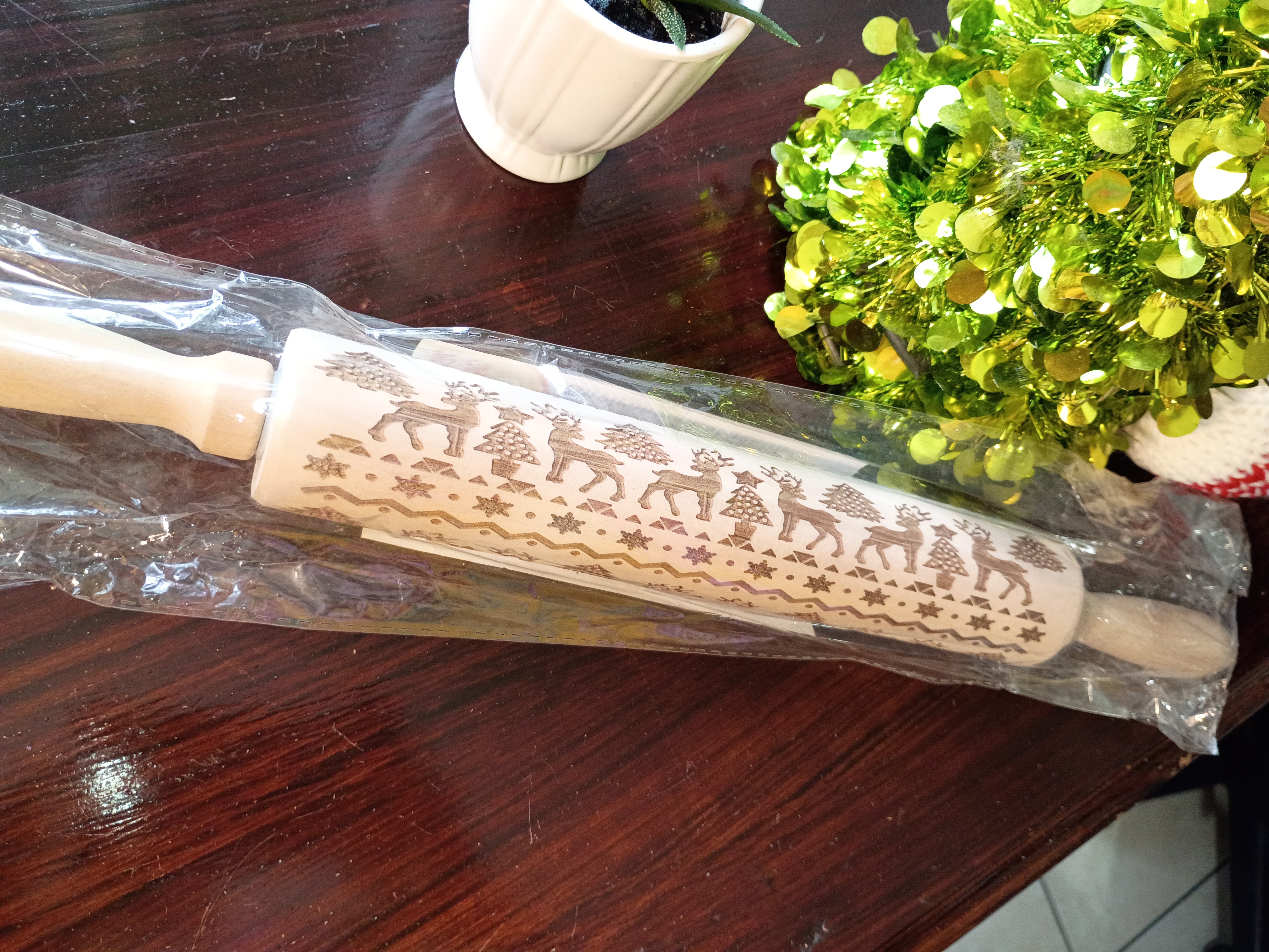 Carved 17 inches long Christmas tree 🎄 raindeer Roller Pin. Cookie maker Wood large size Roller Pin