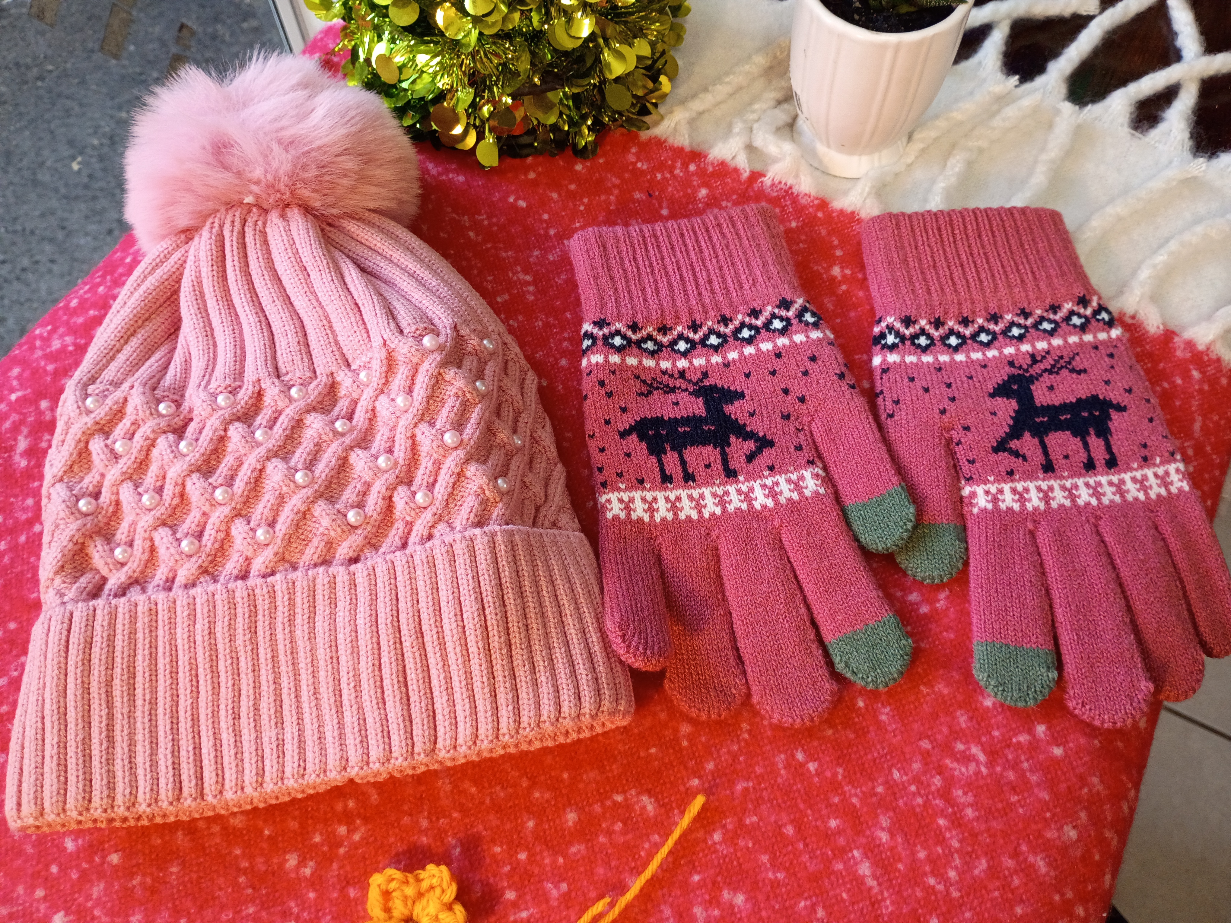 Girl beanie hat set pink beaded & gloves 