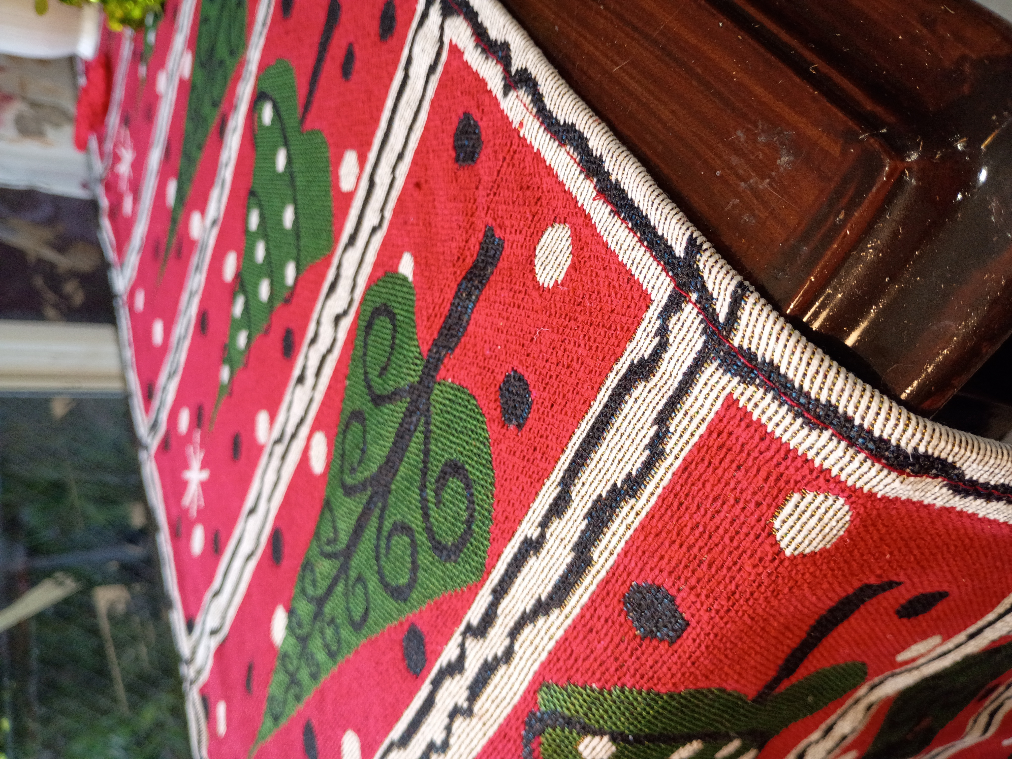 Christmas tree Durable fabric🎄 Table Runner 68 inches long. Red Green multicolor Holiday Decoration