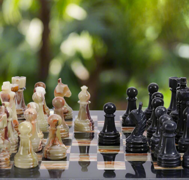 Grandiose Gameplay Black & Onyx Marble Chess Set