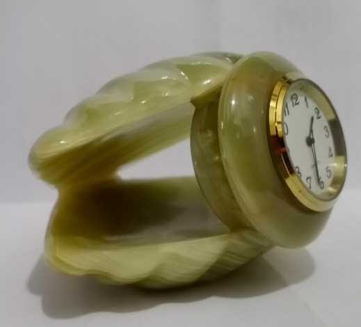 Green Onyx Shell-shaped desk clock