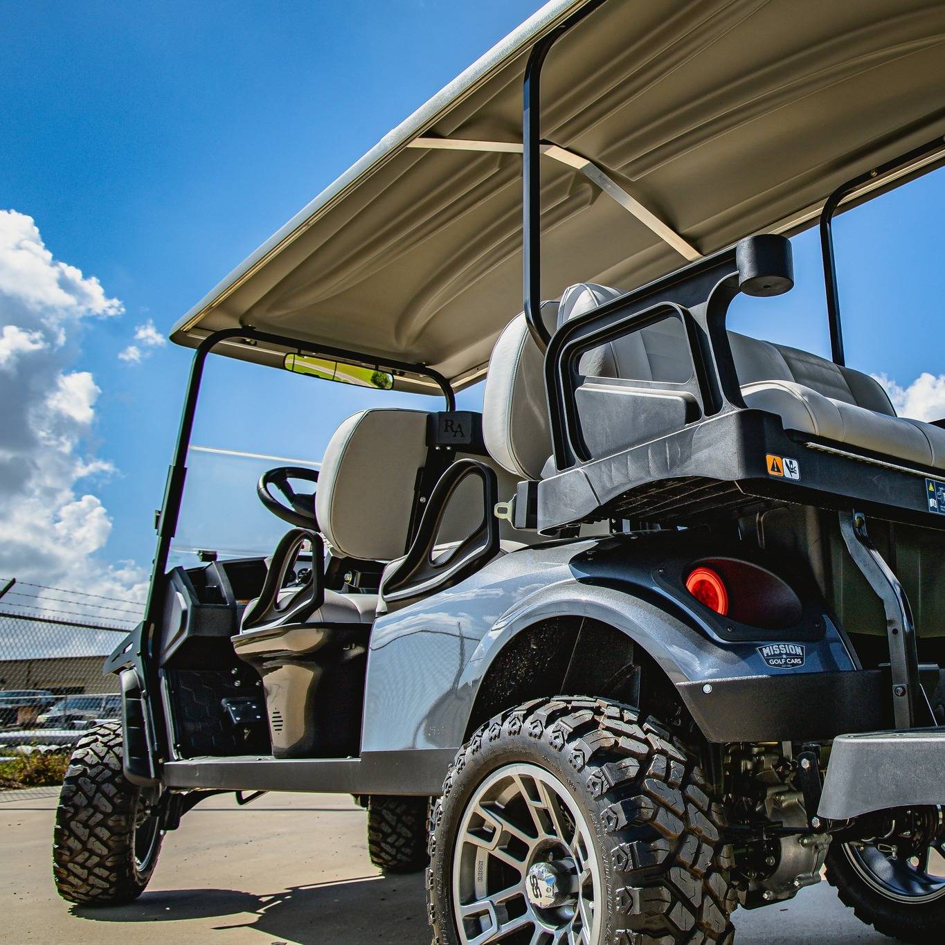 2024 E-Z-GO Express L6