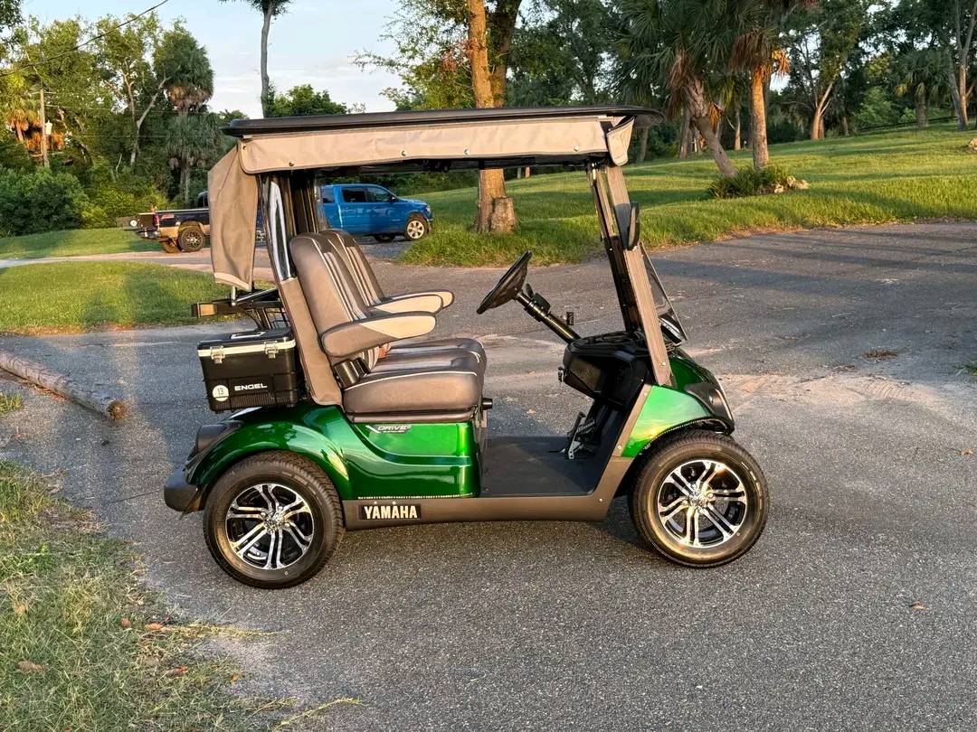 Custom Yamaha Drive2 QuieTech EFI Gas Golf Cart – 2 Passenger | Upgraded Wheels