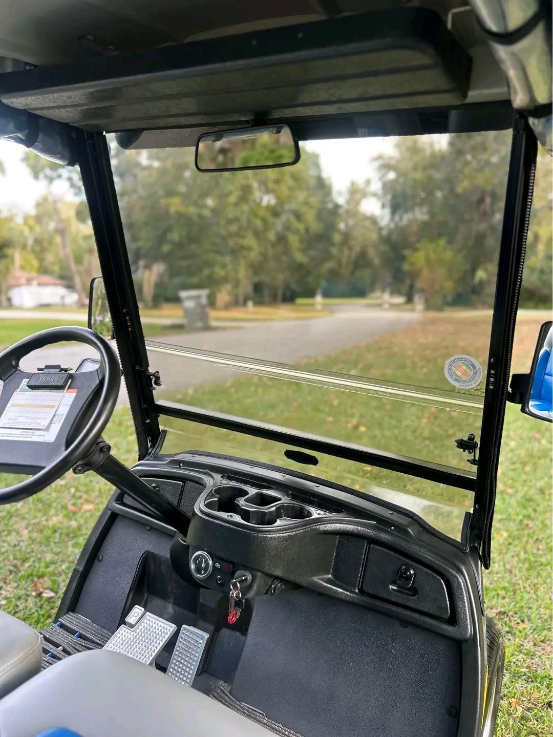 2024 Yamaha Gas 4-Passenger Golf Cart – Like New | Full Features