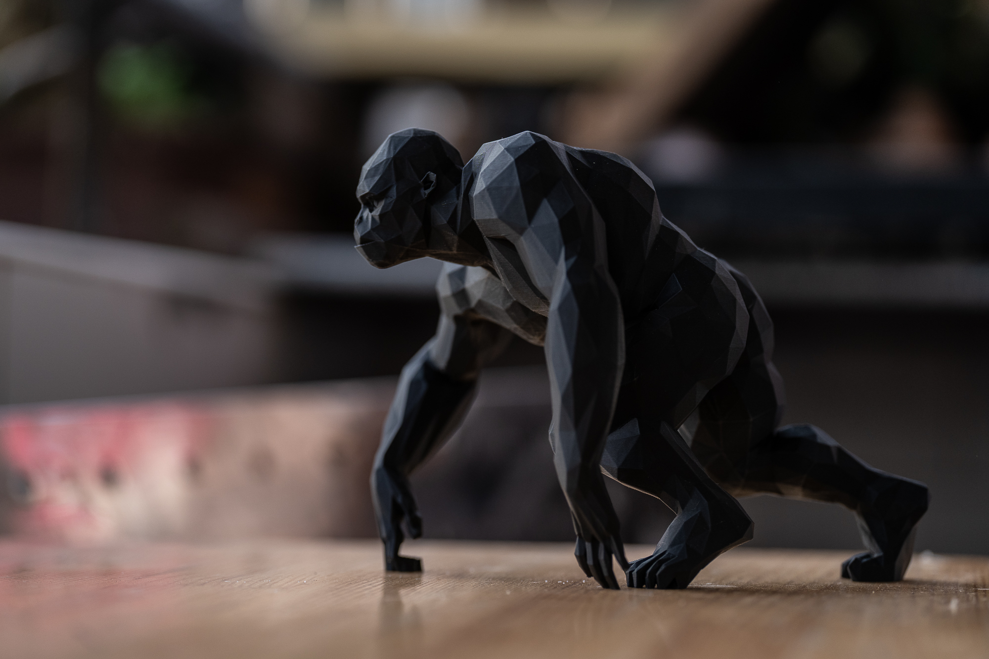 Estátua de Gorila Poligonal  Kong Contemporâneo