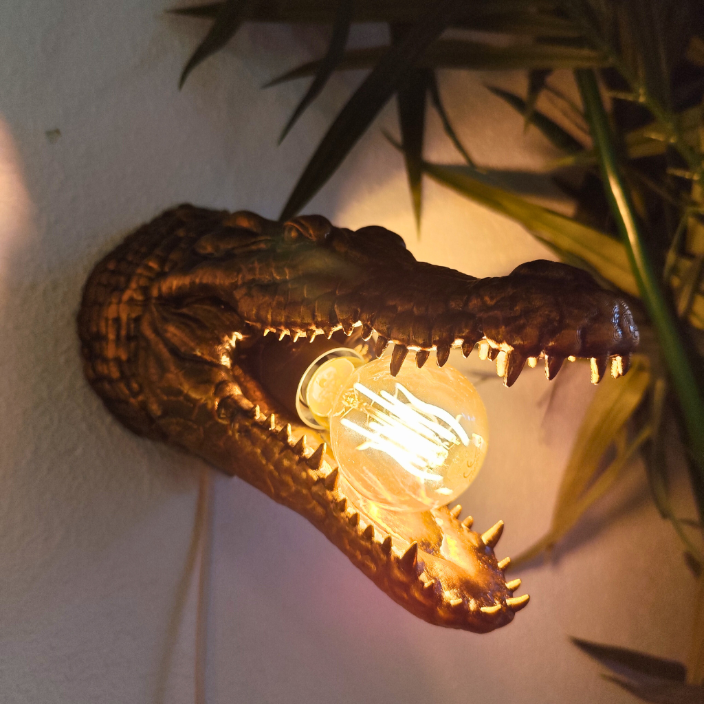 Luminária cabeça de crocodilo