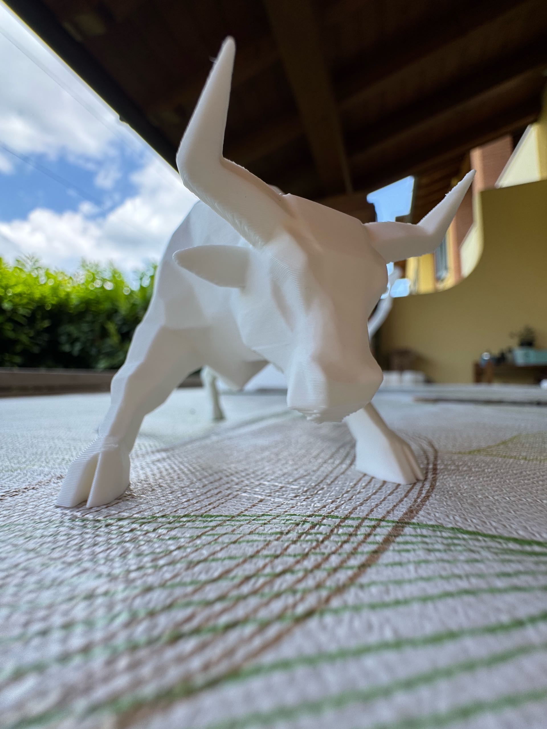 Escultura de touro Guardião do Poder