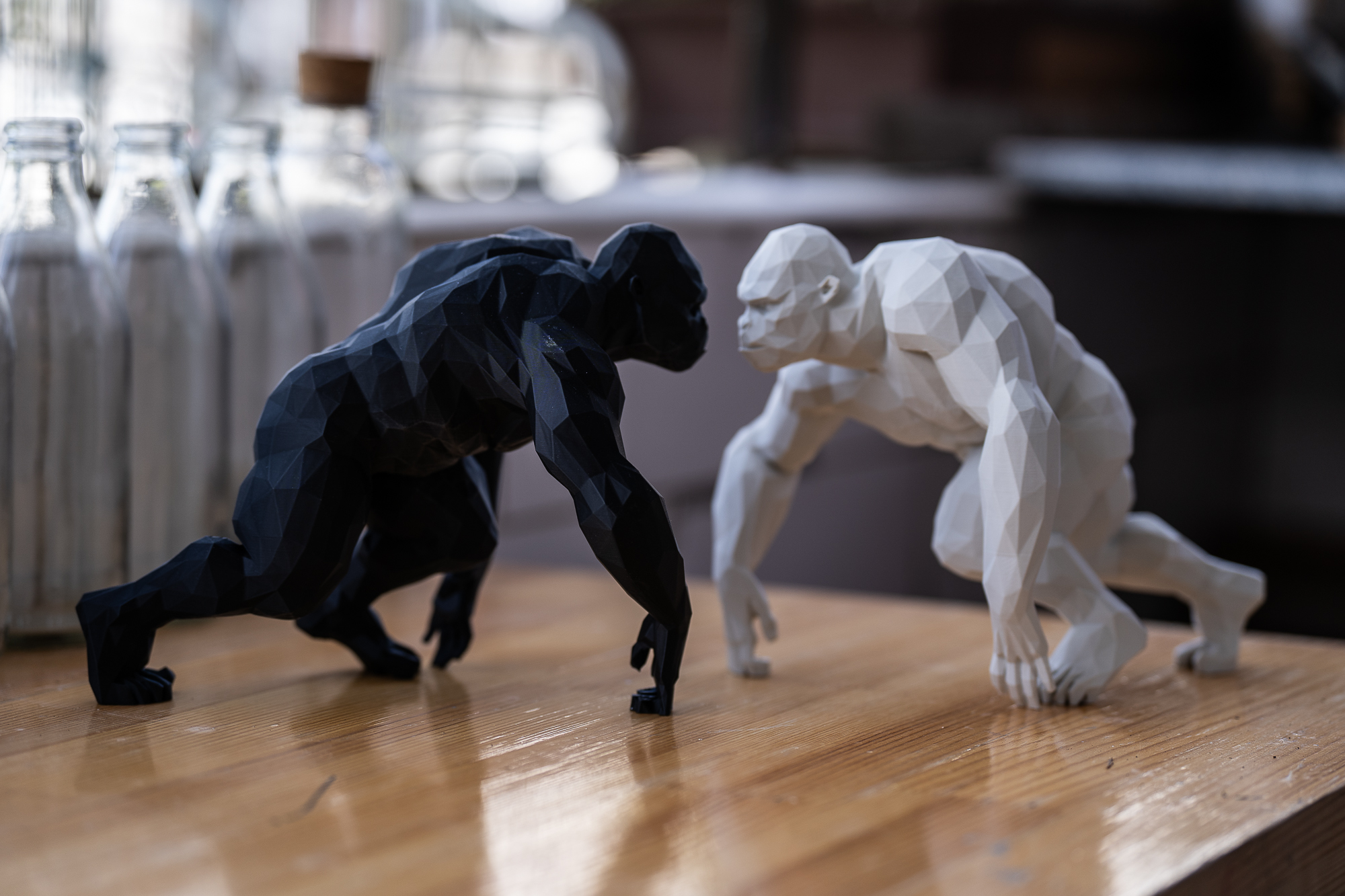 Estátua de Gorila Poligonal  Kong Contemporâneo