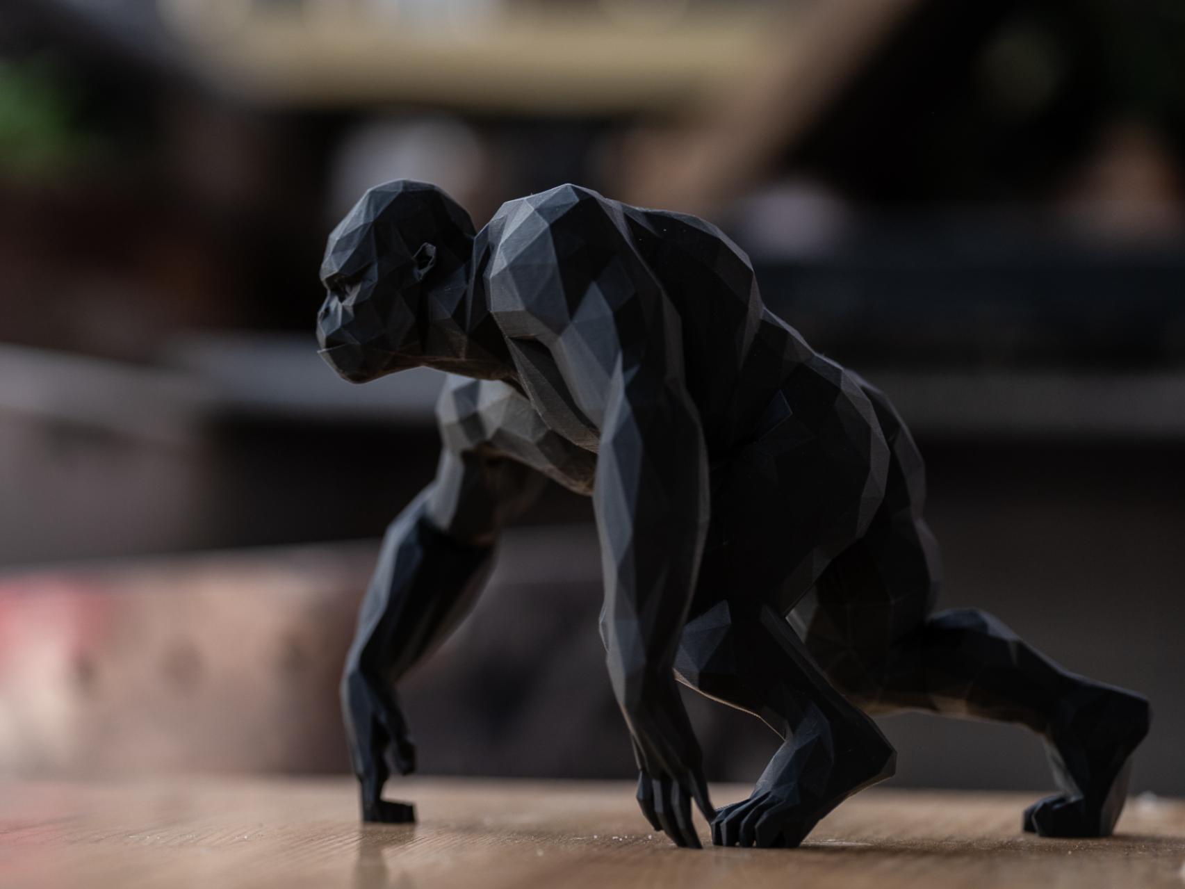 Estátua de Gorila Poligonal  Kong Contemporâneo