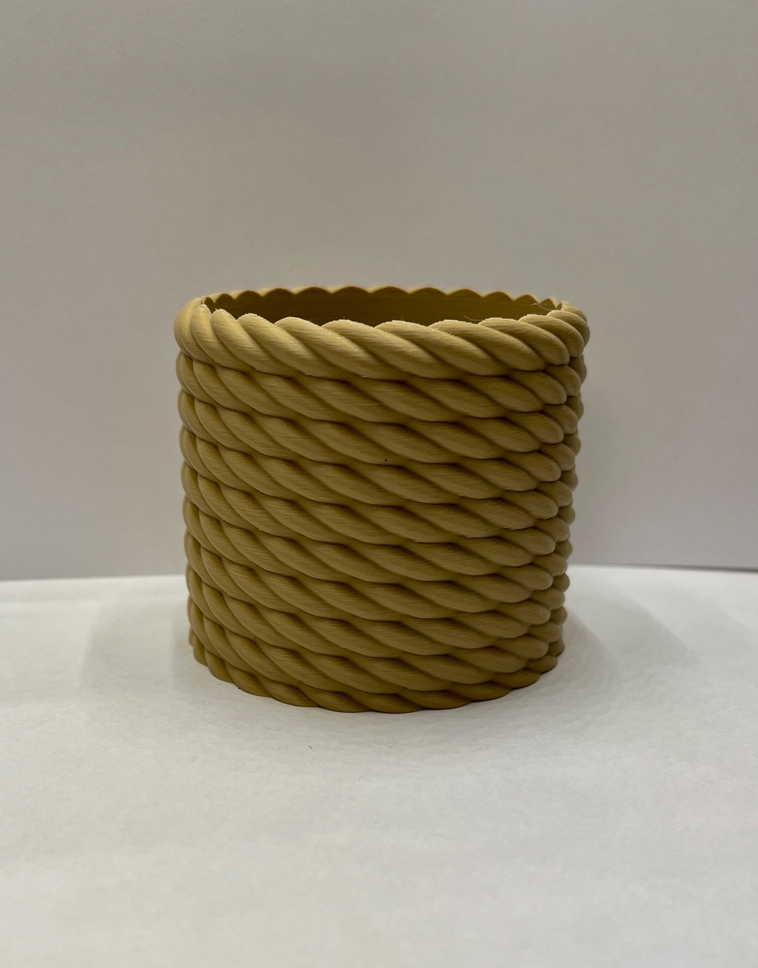 Vaso decorativo verde com planta artificial