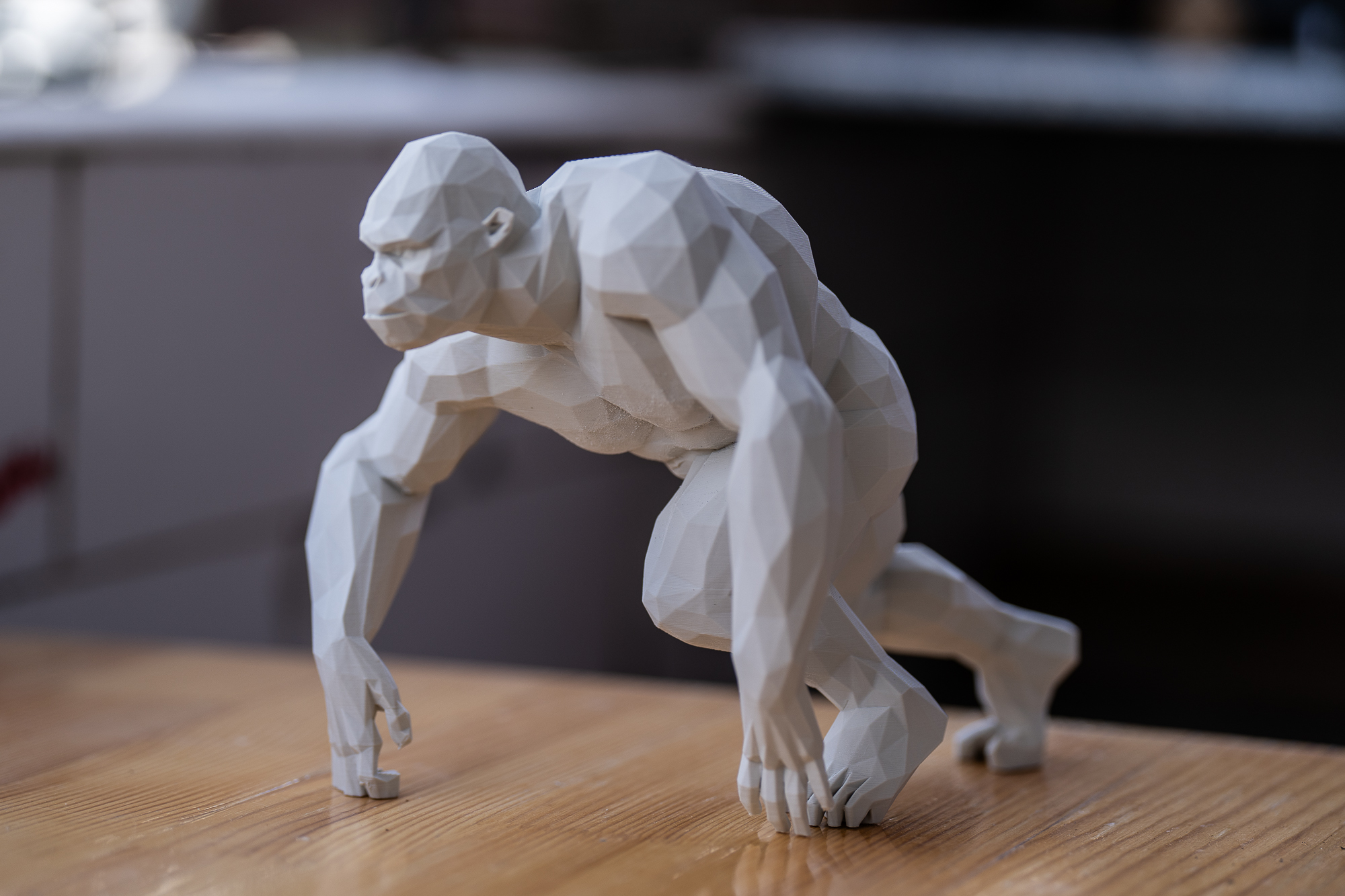 Estátua de Gorila Poligonal  Kong Contemporâneo