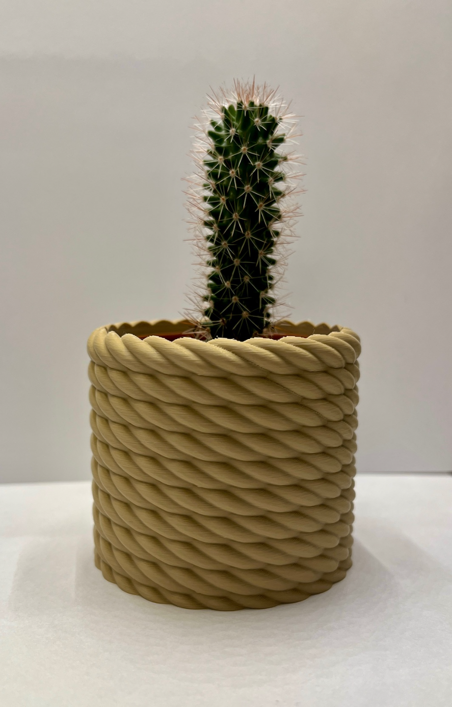 Vaso decorativo verde com planta artificial